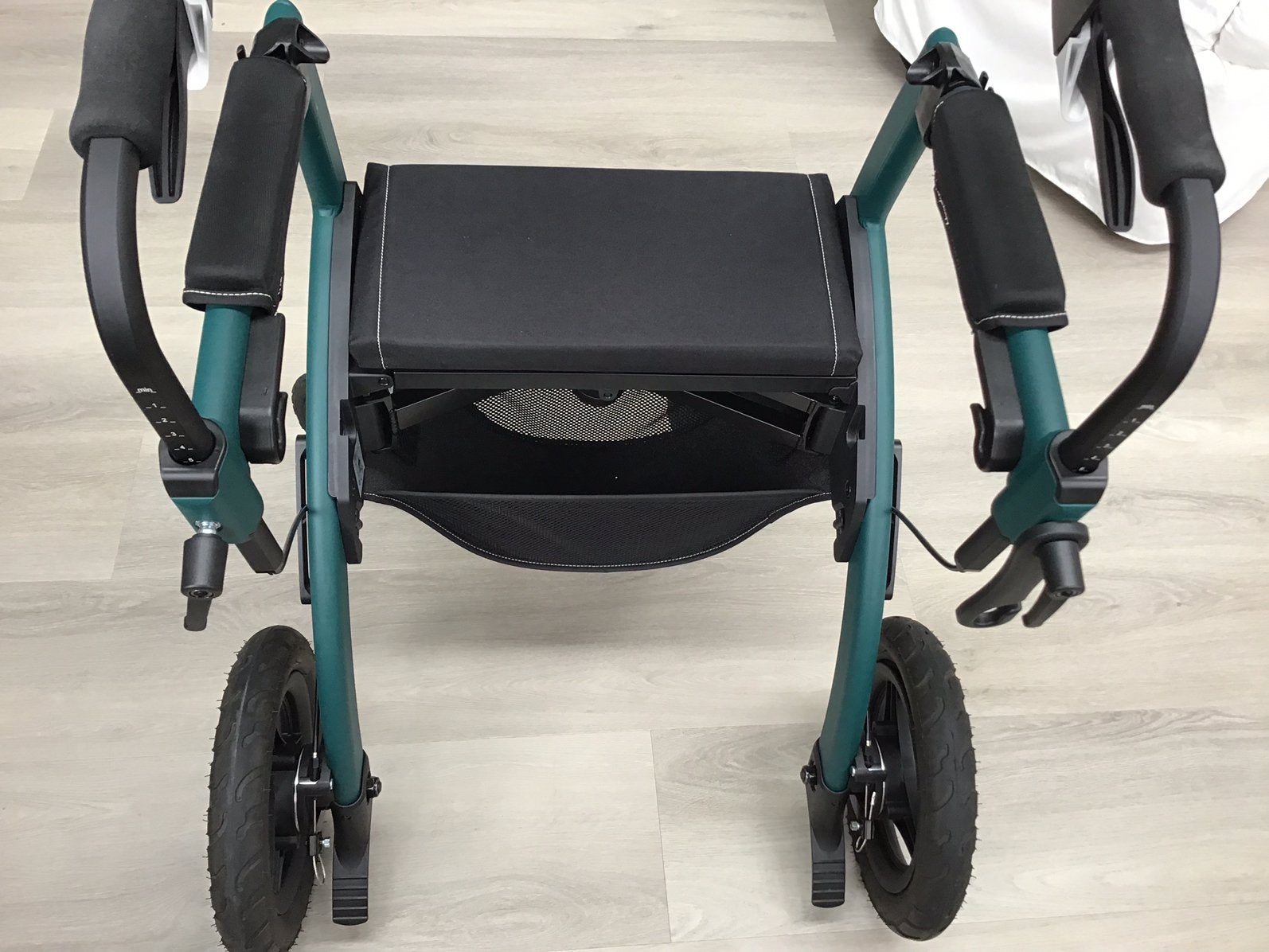 Rollator/rolstoel Rollz motion performance met luchtbanden, Ophalen, Zo goed als nieuw
