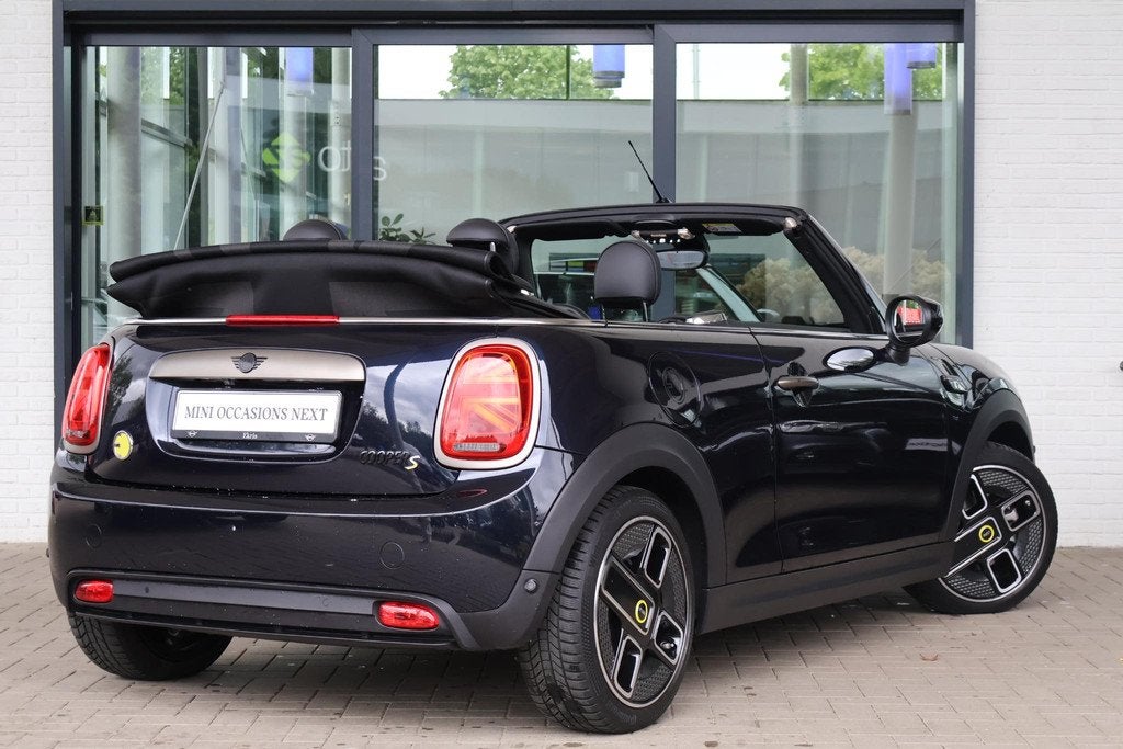 MINI Electric Cabrio MINI Yours | Harman Kardon | Active Cru, Auto's, Mini, Automatische klimaatregeling, Zwart, 184 pk, 201 km