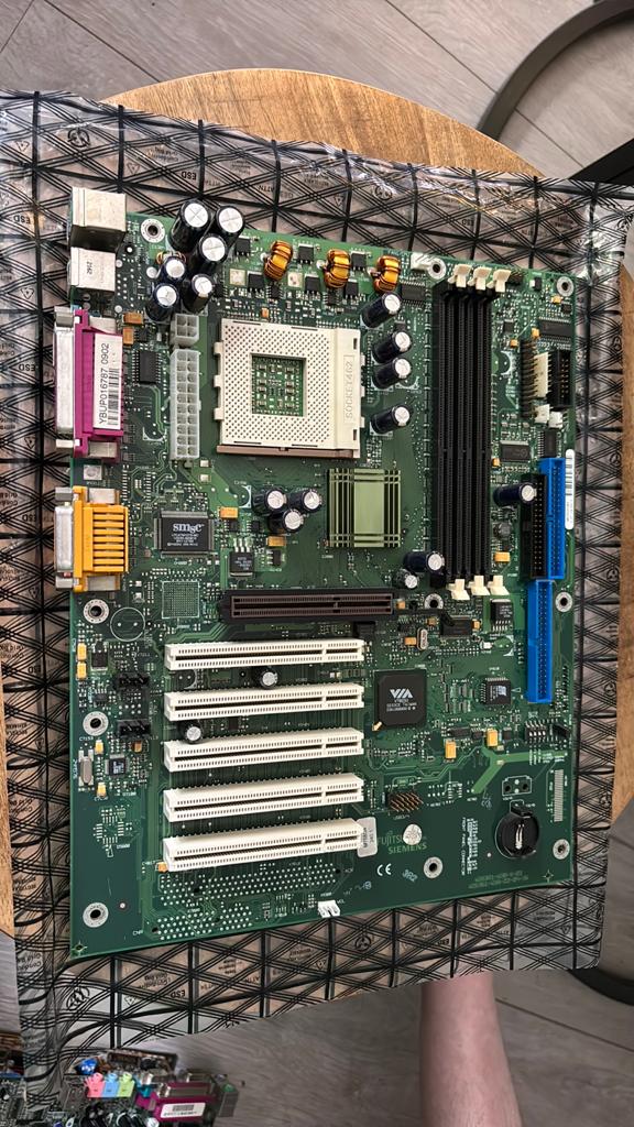 Fujitsu Siemens W26361 -W38-X-02, Computers en Software, Moederborden, Ophalen of Verzenden, Gebruikt, DDR3