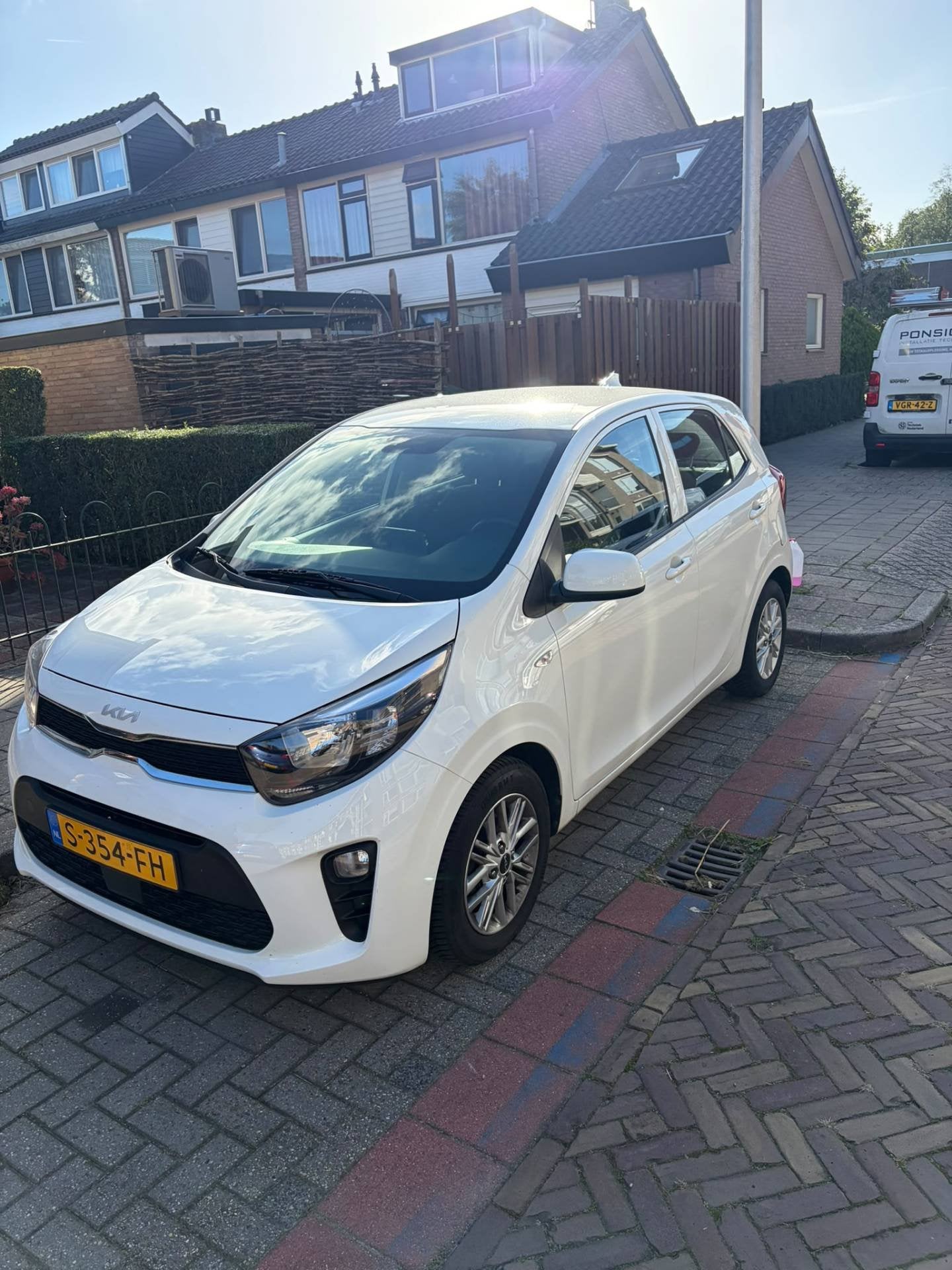 Kia Picanto 1.0 DPi DynamicLine ORGINEEL NEDERLANDSE AUTO BO, Stof, Gebruikt, 4 stoelen, Wit