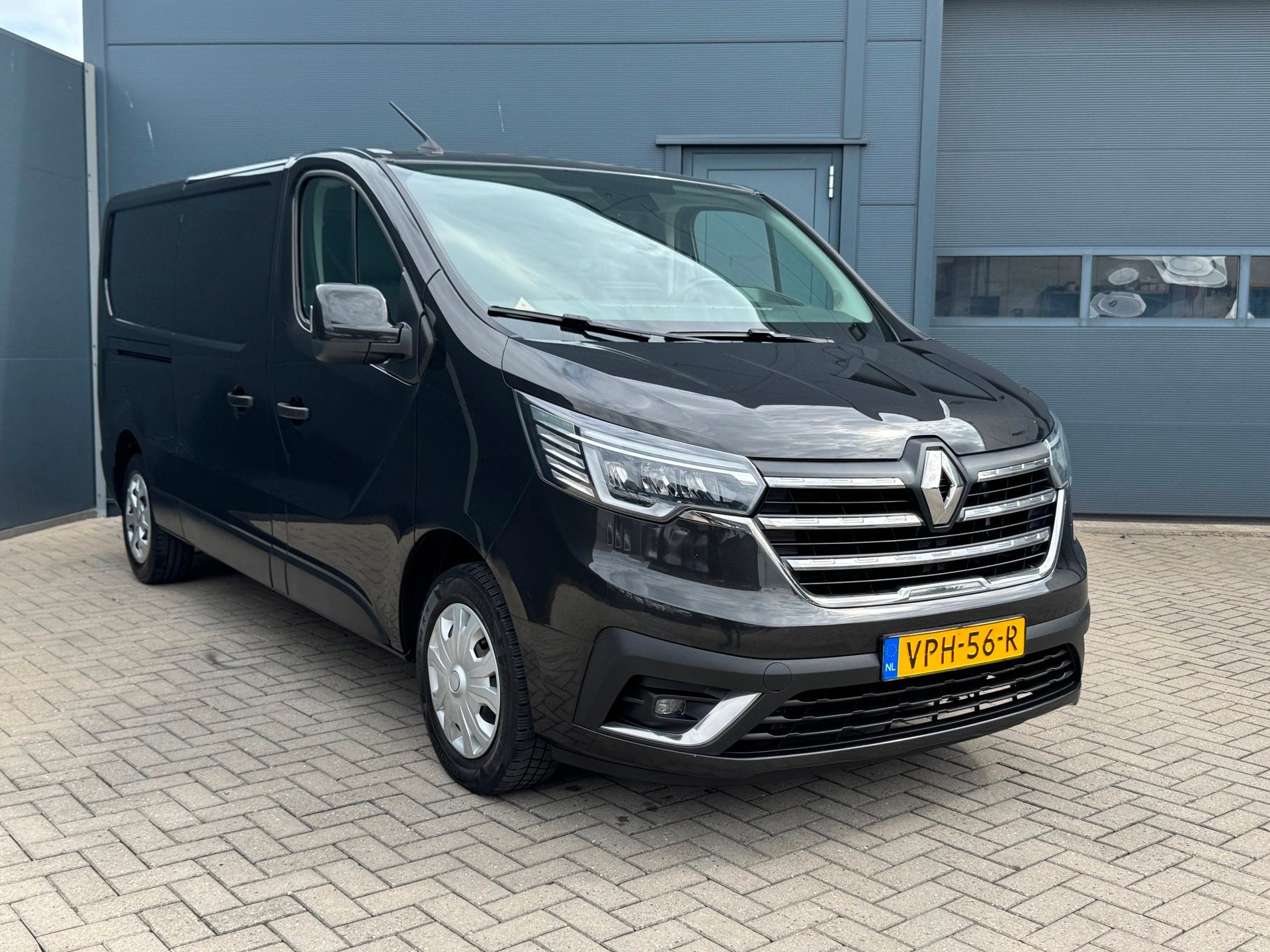 Renault Trafic 2.0 dCi 130 T30 L2H1 / nwe model / Carplay /, Voorwielaandrijving, Gebruikt, Euro 6, 4 cilinders