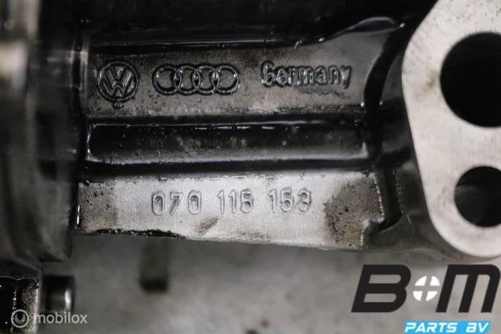 Oliepomp VW Transporter T5 2.5 TDI AXE 07015153, Gebruikt