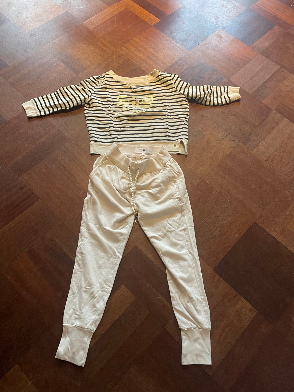 Elisabetta Franchi jogging set - trui en broek, Ophalen of Verzenden, Zo goed als nieuw, Maat 42/44 (L), Beige