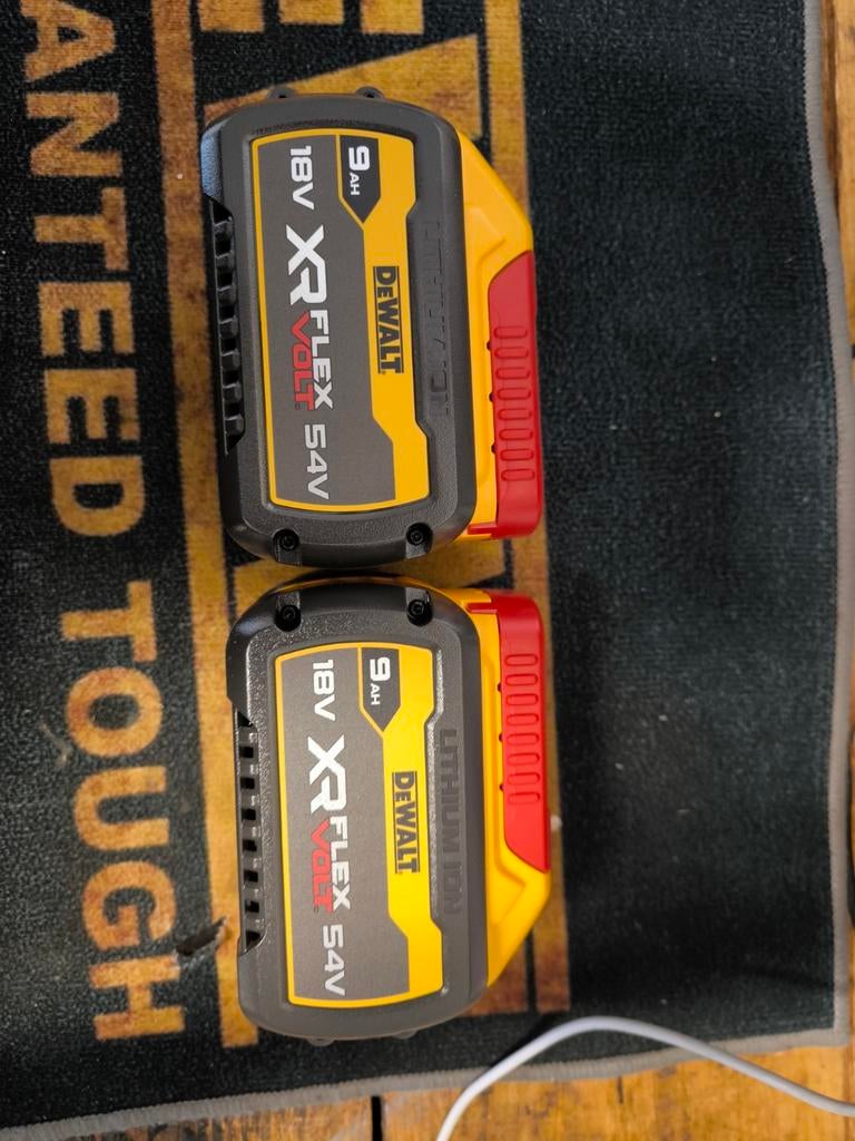 4x DeWALT Flexvolt 9Ah accu's TOT zondag!, Ophalen, Zo goed als nieuw