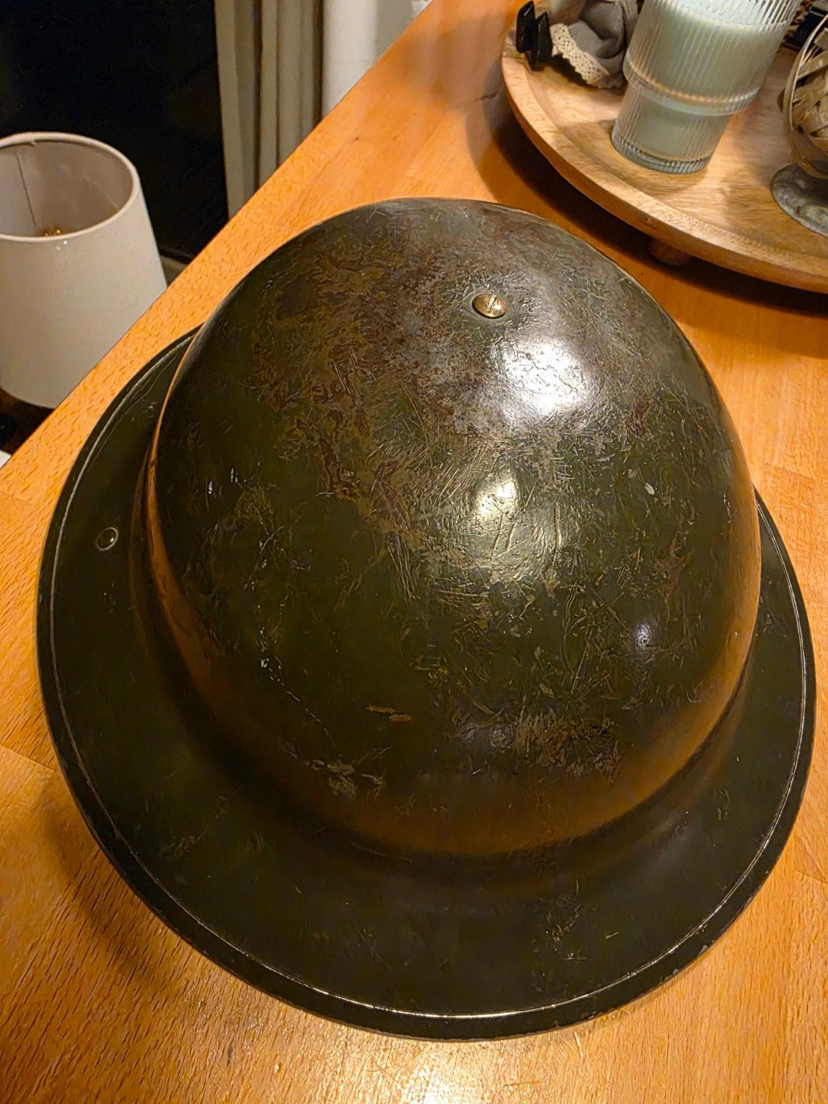 Canadese helm. 1941 gedateerd., Ophalen of Verzenden, Landmacht, Overige gebieden, Helm of Baret