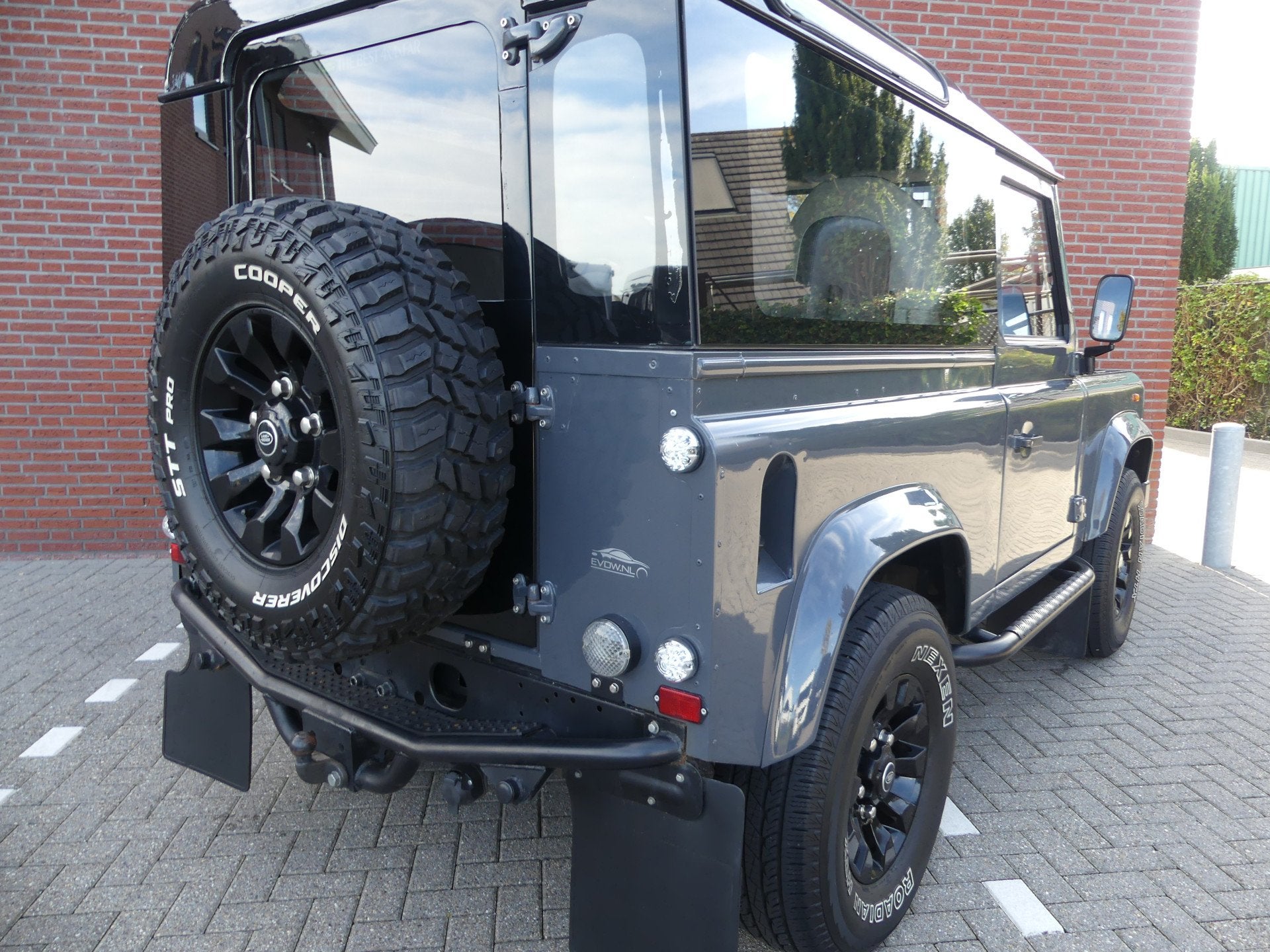 Land Rover 90 Benzine 2.0 136pk / 6 persoons (bj 1997), foto 6