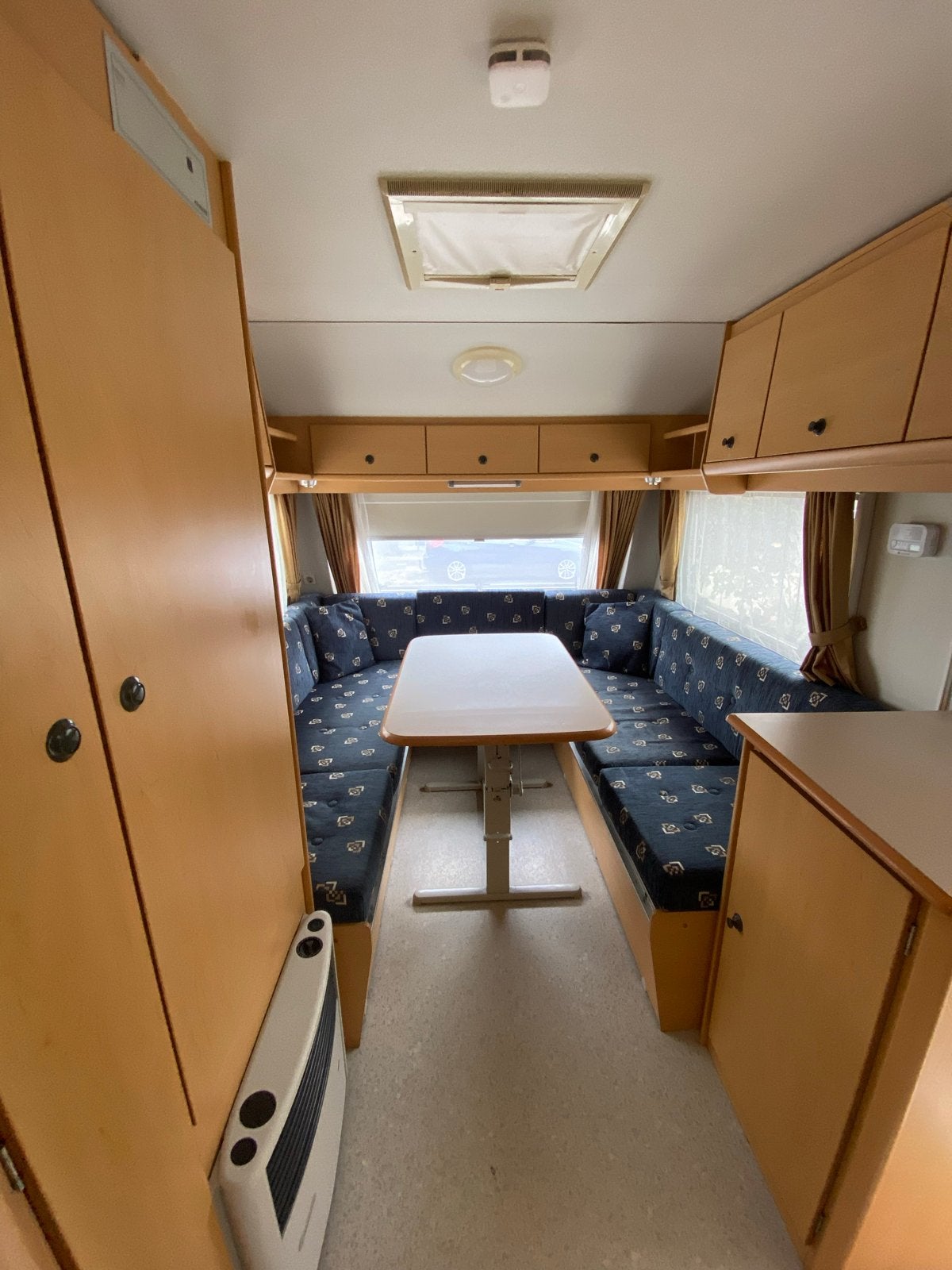 Avento 420 TLH Caravan uit 2000 met Mover en Airco, Mover, Treinzit, 750 - 1000 kg, Particulier