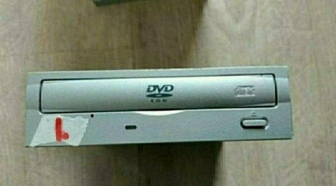 DVD DRIVERS,RW,inbouw,computer,intern

Totaal nog 11 stuks o, Computers en Software, Ophalen of Verzenden, Zo goed als nieuw, Intern