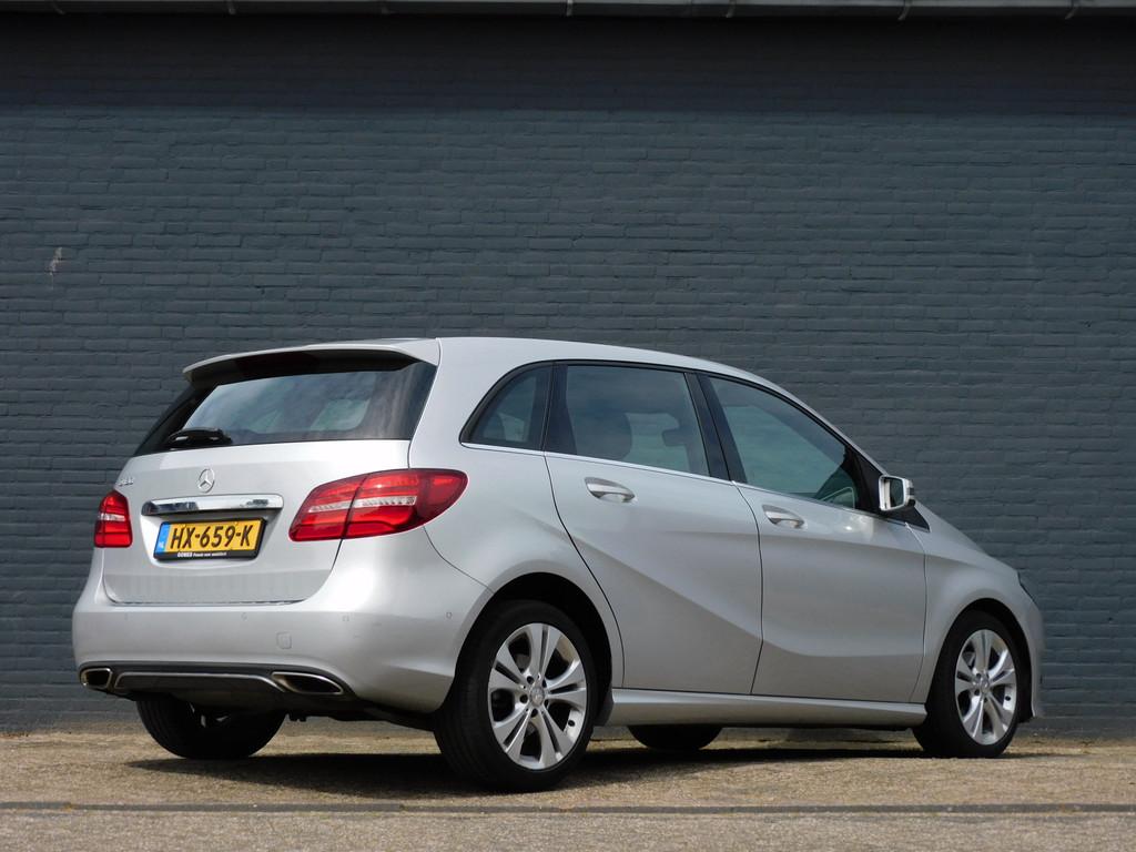 Mercedes-Benz B-Klasse 180 Ambition 2e EIGENAAR! DEALER ONDE, Auto's, 1325 kg, Gebruikt, 4 cilinders, Leder en Stof