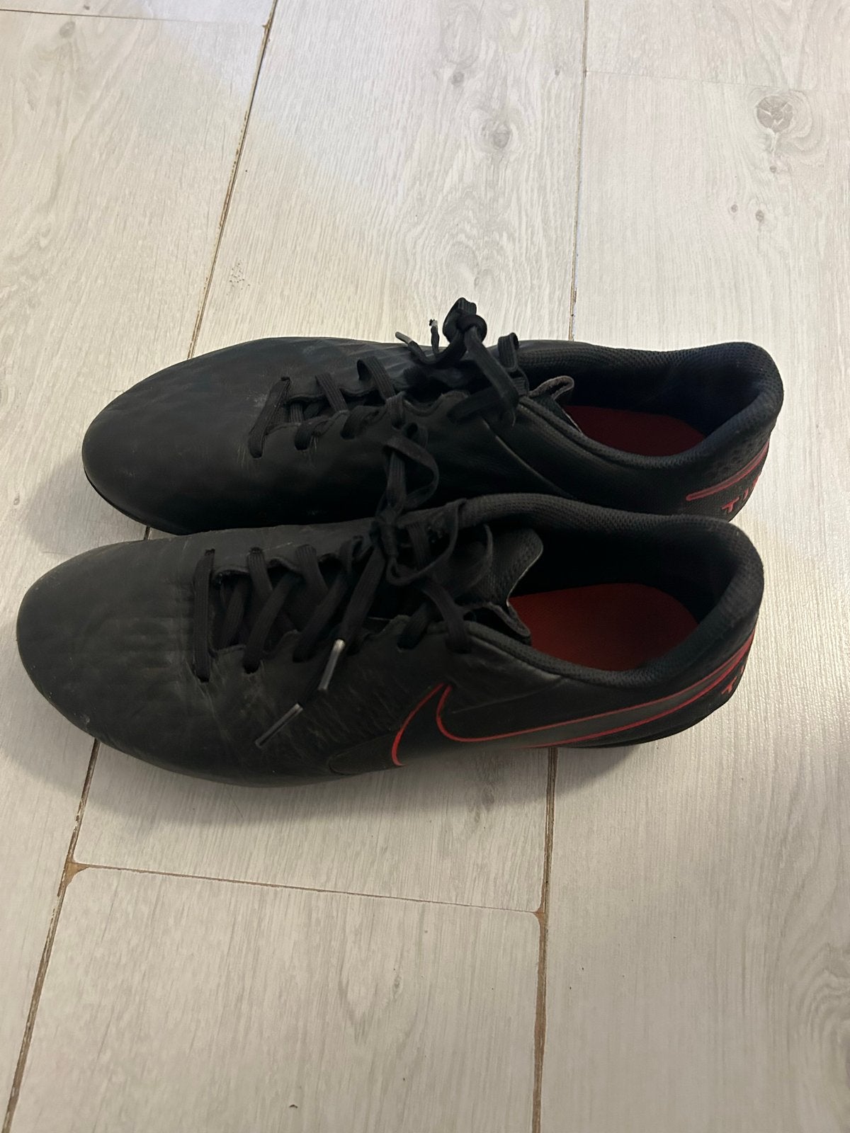 Nike Tiempo voetbalschoenen - Maat 42, Schoenen, Maat L, Ophalen of Verzenden, Zo goed als nieuw