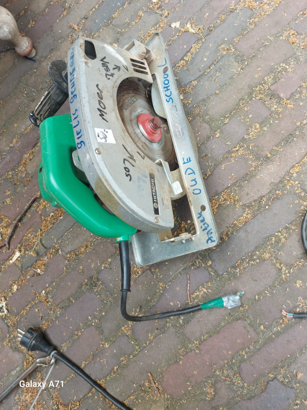 Handcircelzaag Hitachi 1750 watt ZWAAR KRACHTIG STERK, Doe-het-zelf en Verbouw, Gereedschap | Zaagmachines, Gebruikt, Cirkelzaag