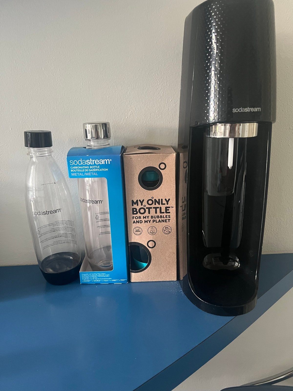 Sodastream met accessoires en 3 flessen, Overige typen, Kunststof, Ophalen of Verzenden, Zo goed als nieuw
