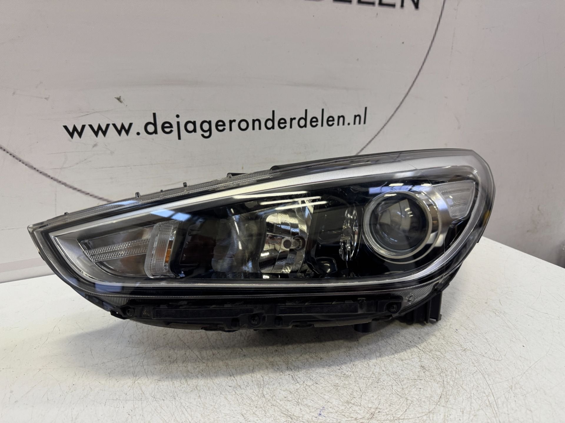 HYUNDAI I30 3 HALOGEEN LED KOPLAMP LINKS 92101-G4020 2017-, Gebruikt, Heolleung-ro 12
06797  Seoul, Ophalen of Verzenden, Info@hyundai.com