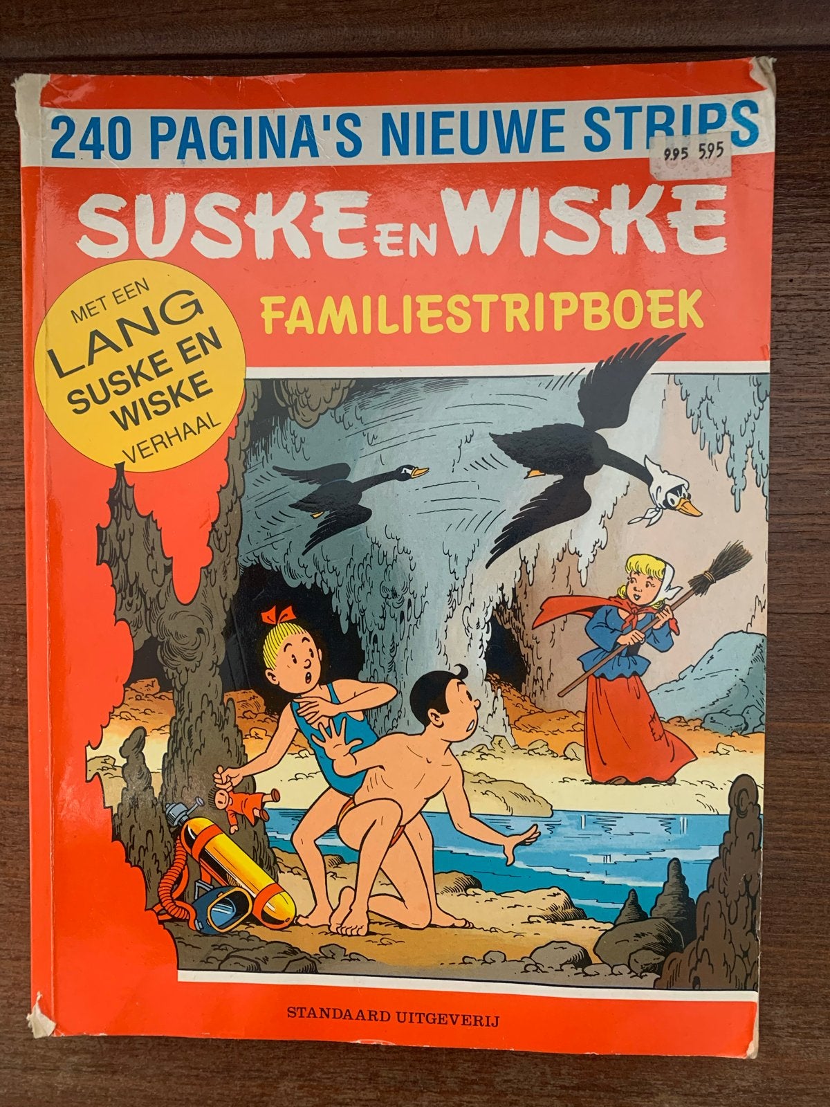 Suske en Wiske Familiestripboek - Witte Zwanen Zwarte Zwanen, Eén stripboek, Ophalen of Verzenden, Gelezen