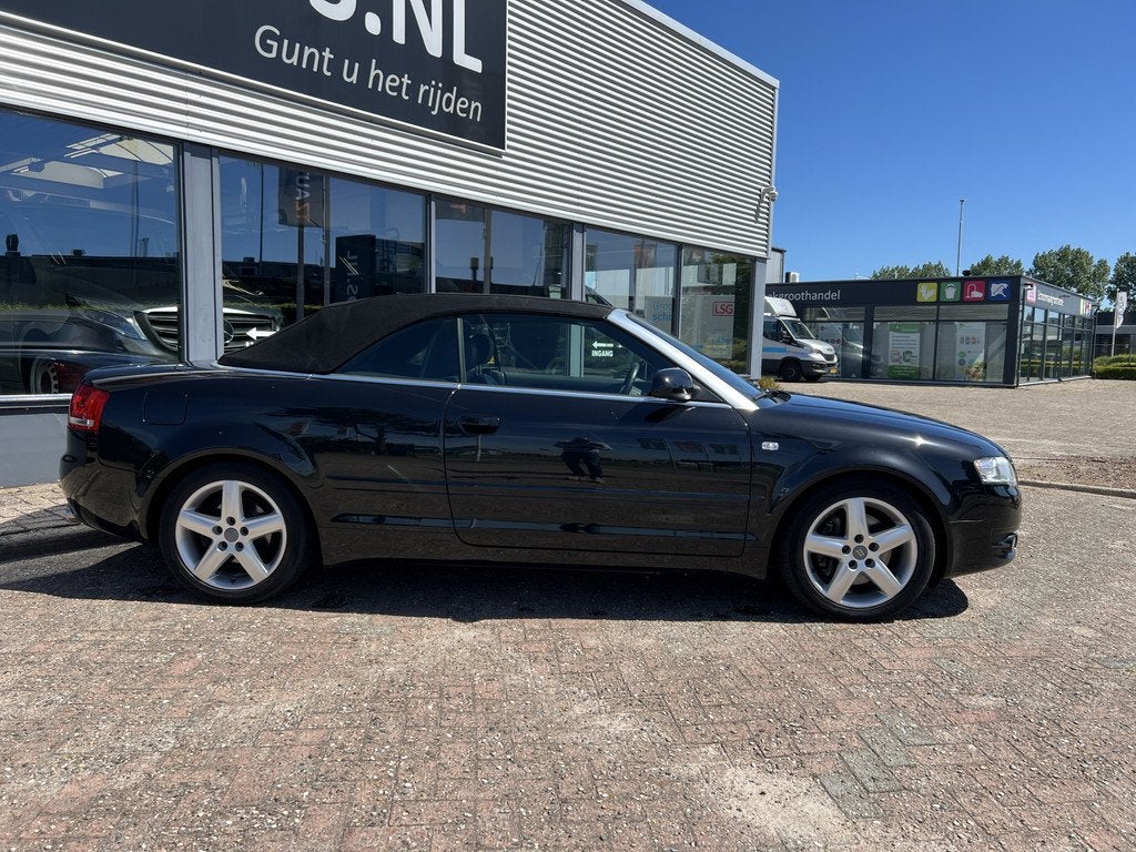 Audi A4 Cabrio 3.2 FSI quattro Pro Line Topstaat! (bj 2007), Auto's, Audi, Automaat, 1800 kg, Zwart, 1715 kg