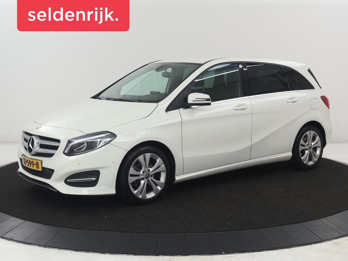 Mercedes-Benz B-klasse 180 Ambition | Half leder | Cruise co, 1325 kg, Gebruikt, 4 cilinders, Leder en Stof