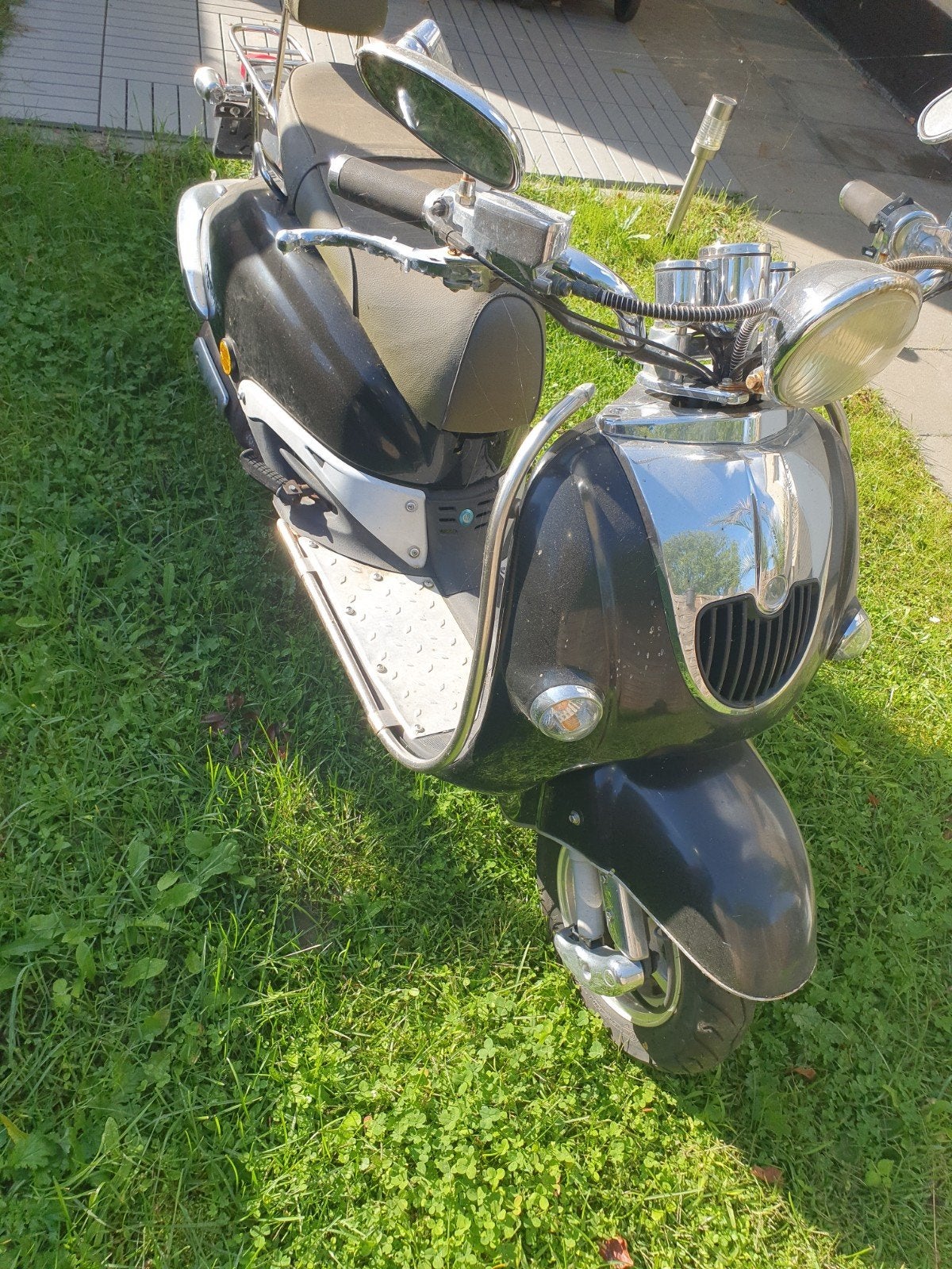 Retro Scooter - Zwarte Havana met Chrome Details, Ophalen, Gebruikt, Maximaal 45 km/u, Havana