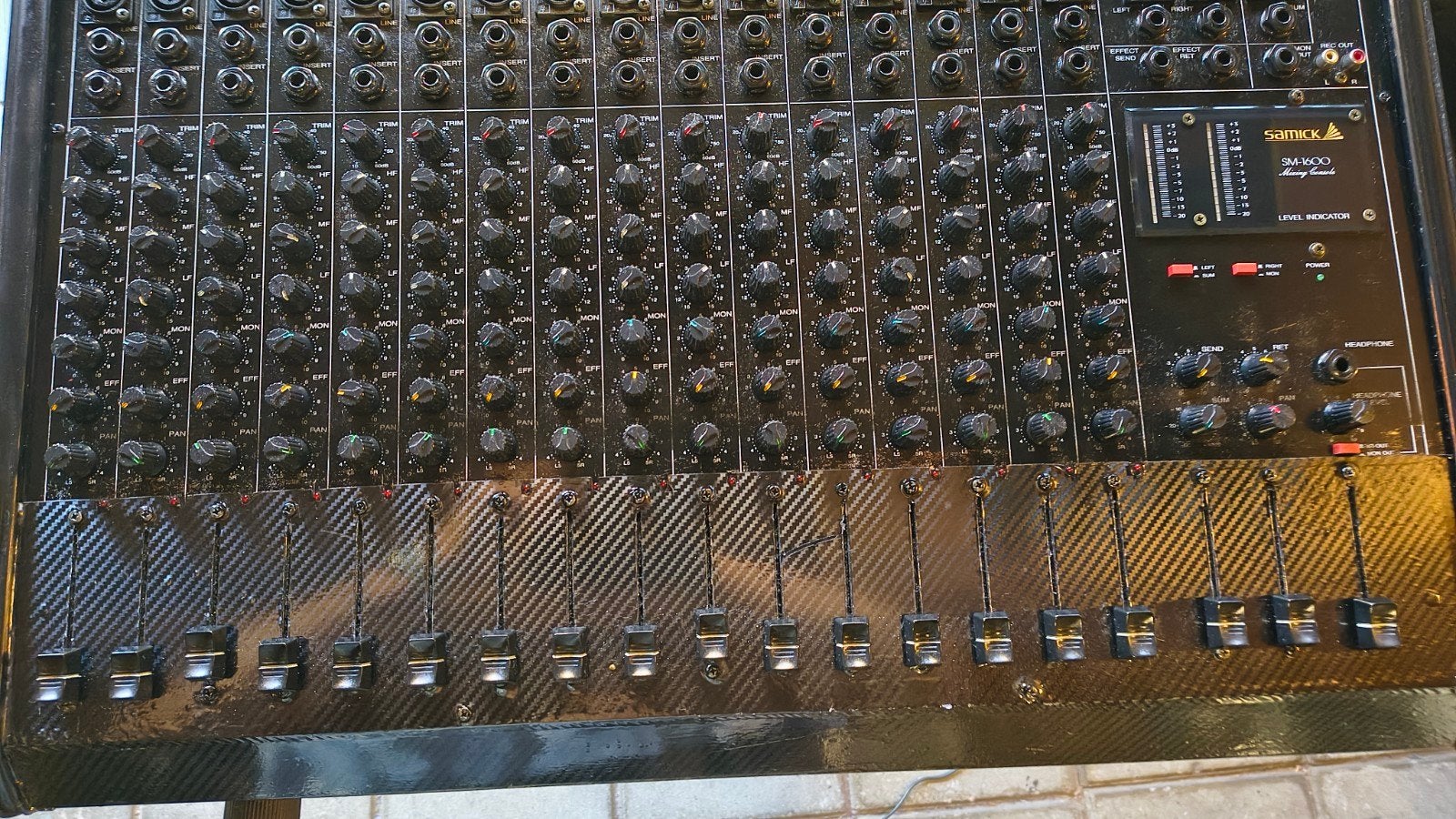 mengpaneel SM-1600, Ophalen of Verzenden, Gebruikt, 10 tot 20 kanalen, Microfooningang