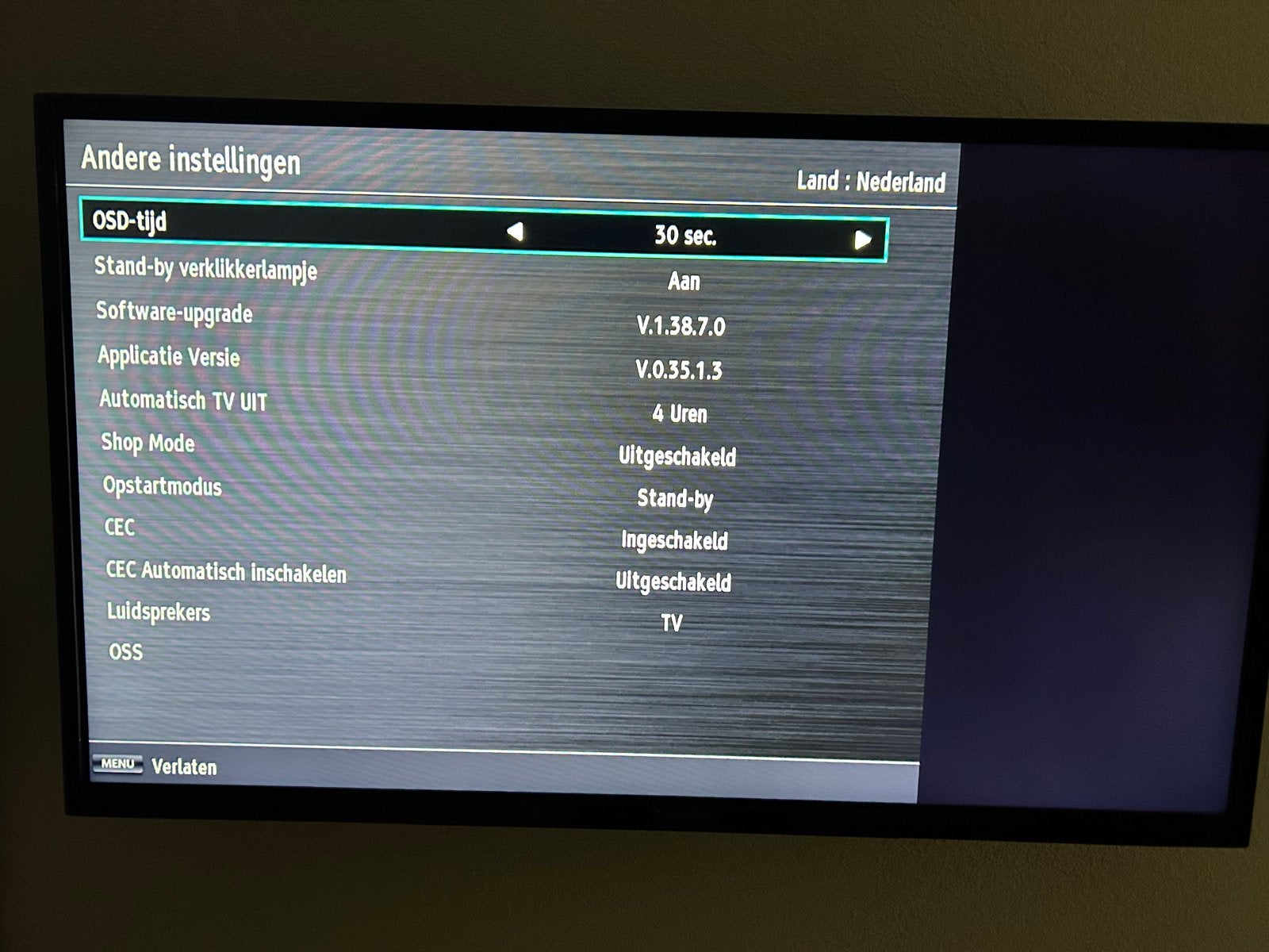 TV 40 inch, zo goed als nieuw, incl. beugel en afstandsbedie, Ophalen, Zo goed als nieuw, 100 cm of meer