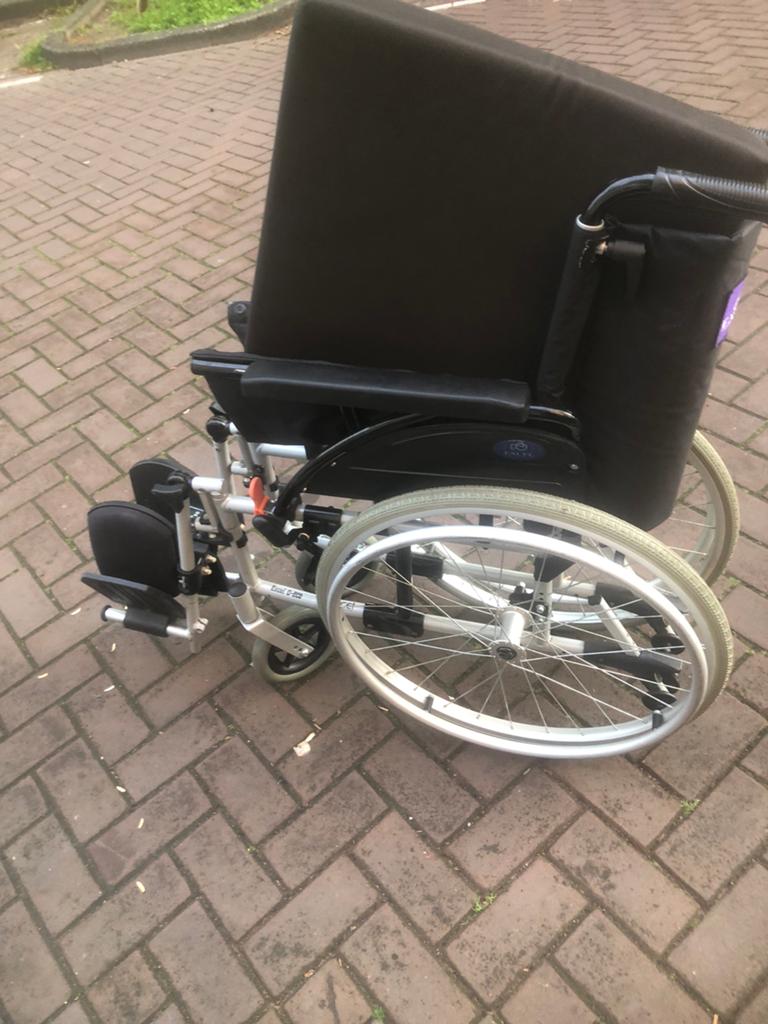 Rolstoel inklapbaar, Ophalen, Inklapbaar, Zo goed als nieuw, Duwrolstoel