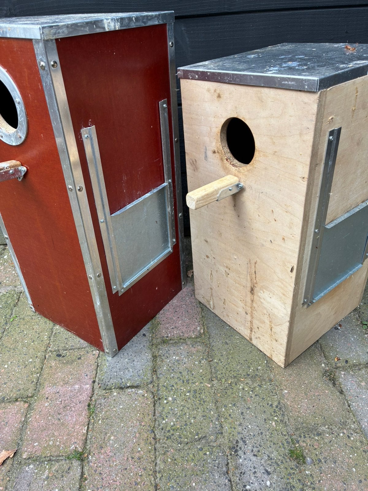 Twee z.g.a.n. broedblokken voor papegaaien 40 euro samen, Dieren en Toebehoren, Ophalen, Zo goed als nieuw, Hout, Broedkooi of Kweekkooi