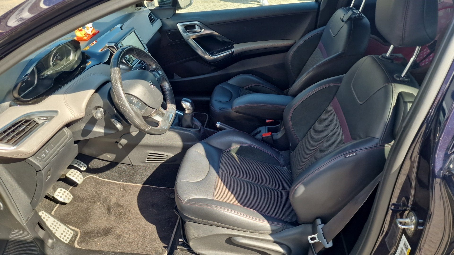 Peugeot 208 1.6 VTi 120pk 2e eig. 127.000km. Clima Leder Nav, Voorwielaandrijving, Euro 5, Gebruikt, Zwart