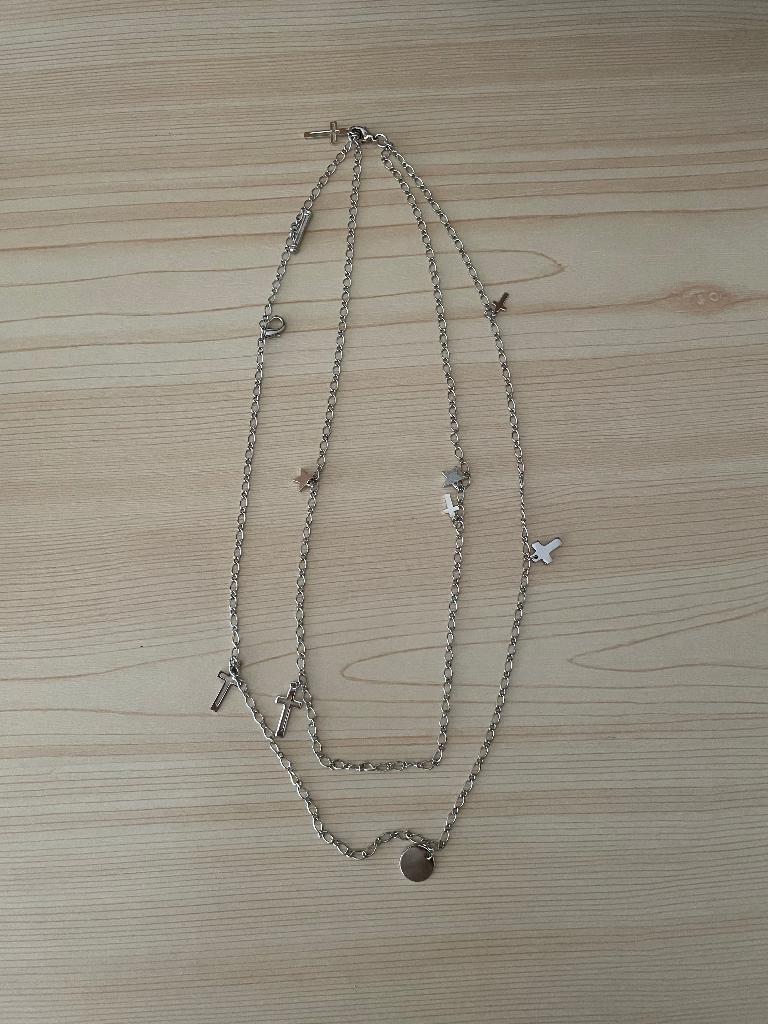 Halsketting zilverkleur 2 rijen van 60 cm enkelgemeten., Sieraden, Tassen en Uiterlijk, Kettingen, Ophalen of Verzenden, Zo goed als nieuw