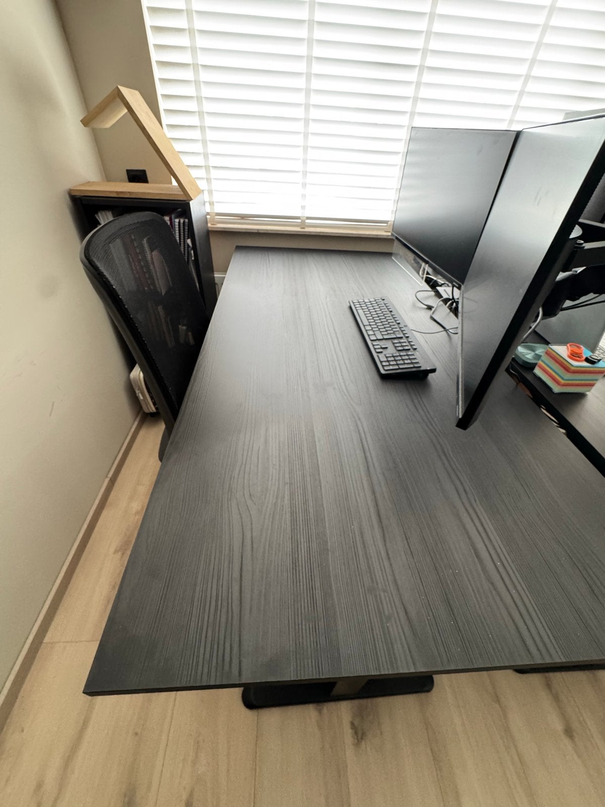 Zit-sta bureau - Ergonomisch en modern design, Ophalen, Elektrisch, Metaal, Zo goed als nieuw