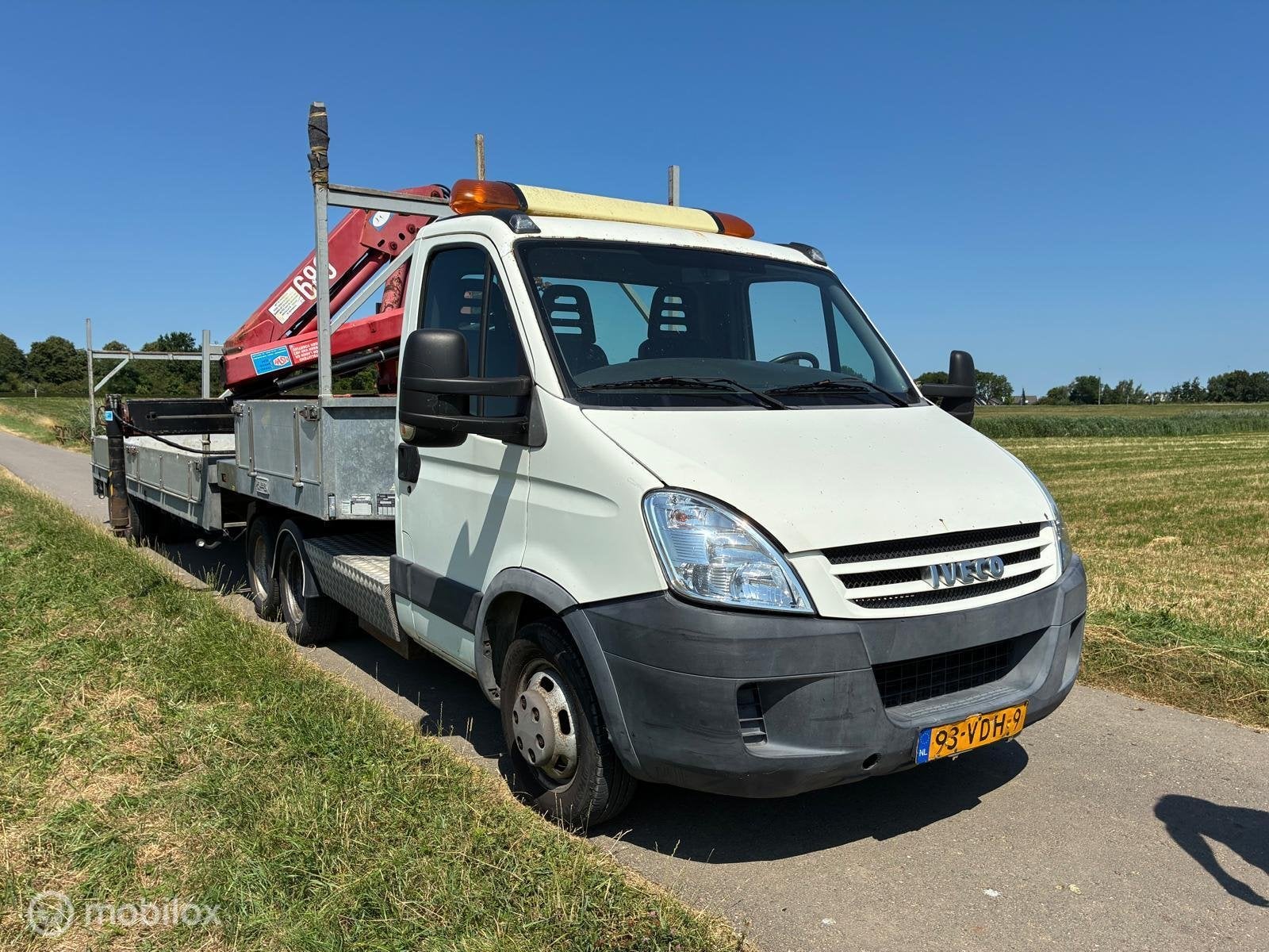 Iveco Daily 35C18 BE-trekker met oplegger en autolaadkraan, Auto's, Bestelauto's, Gebruikt, 4 cilinders, Iveco, Wit