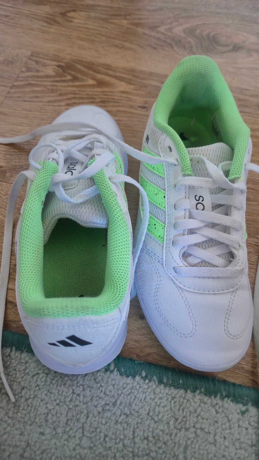 Adidas sportschoenen maat 35,5 - wit met neon groen, Ophalen, Adidas, Zo goed als nieuw, Jongen of Meisje