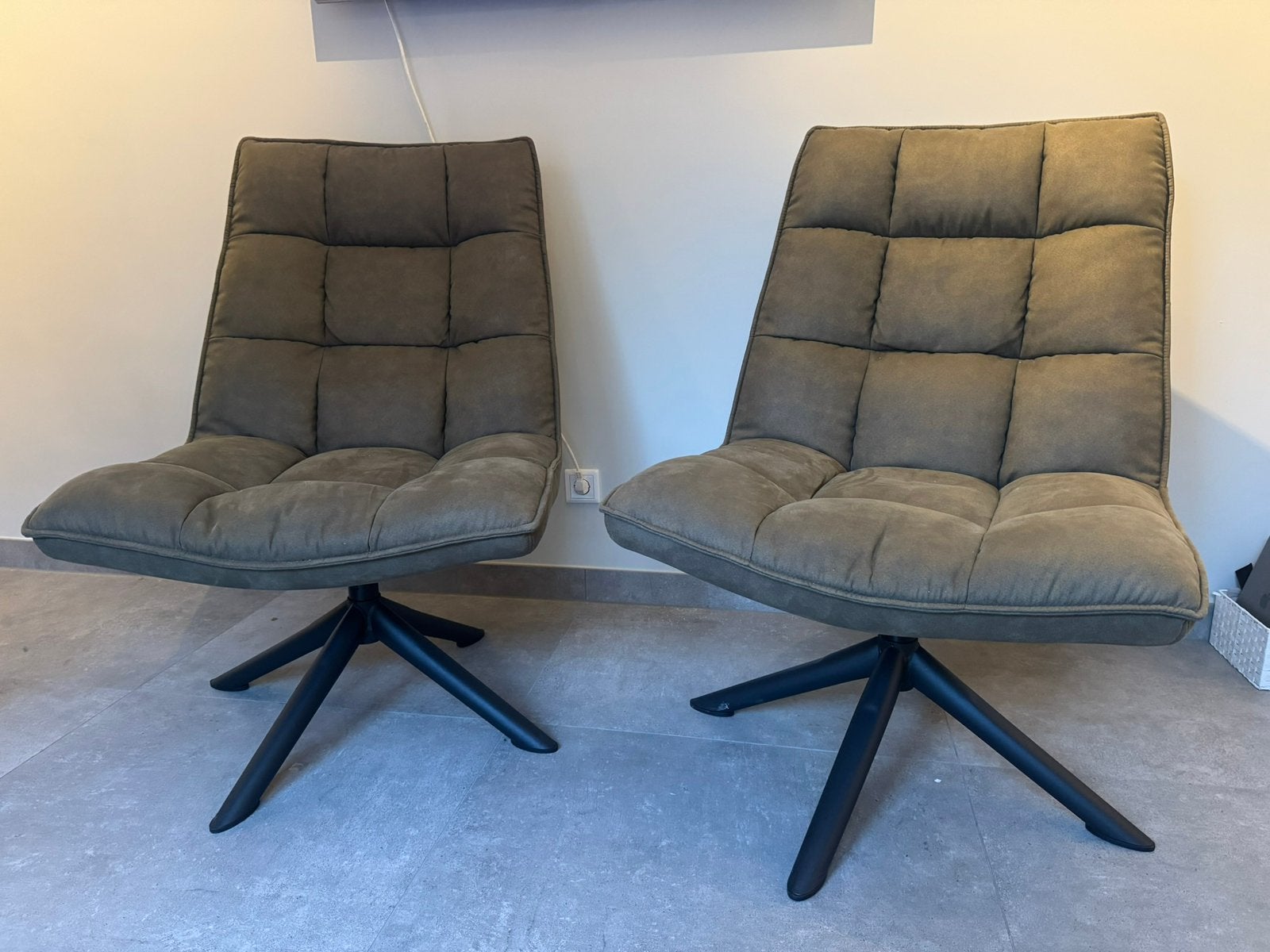 Draai fauteuil 2 stuks in nieuwstaat, Ophalen, Minder dan 50 cm, Minder dan 75 cm, Zo goed als nieuw
