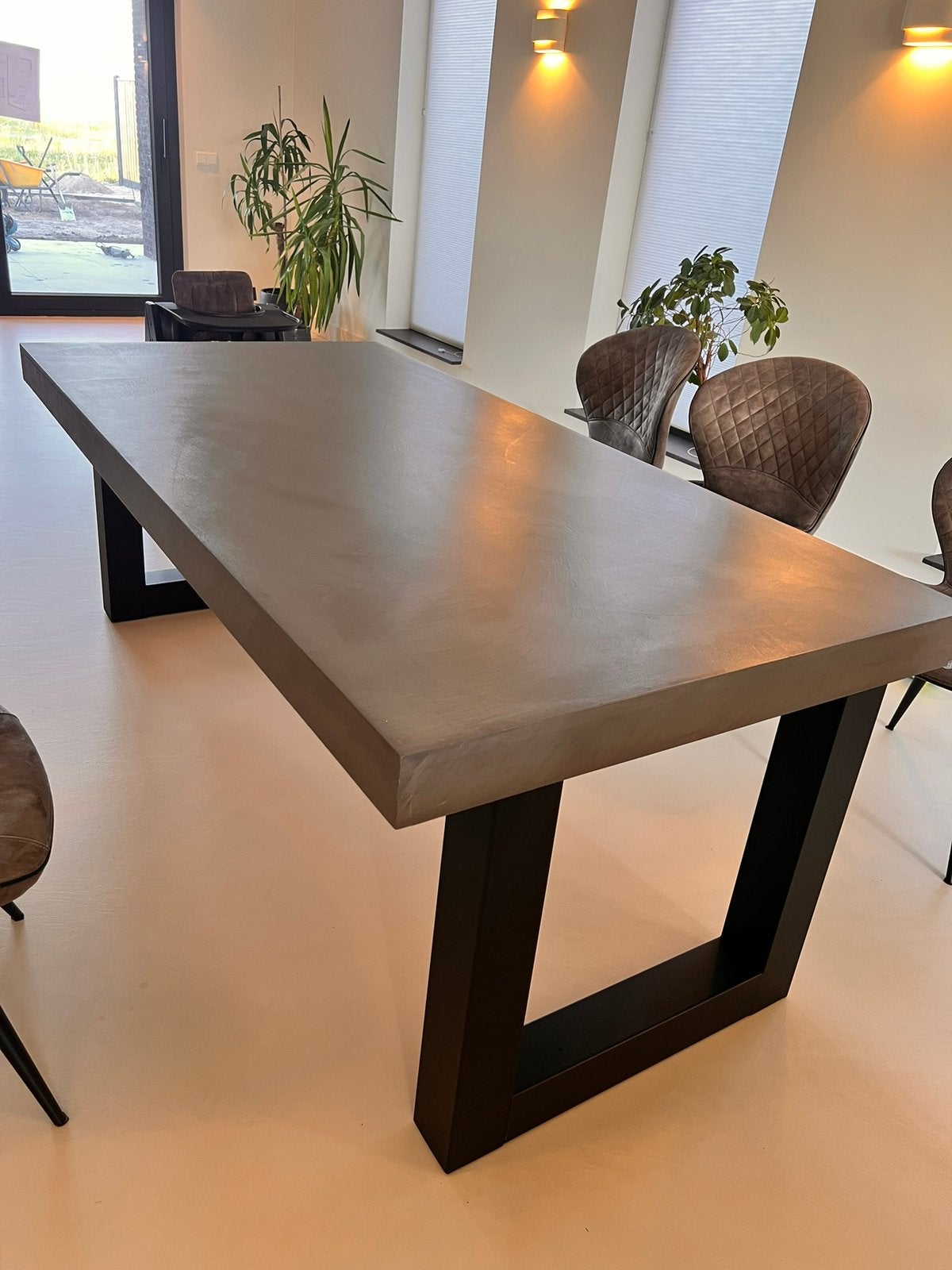 Beton eettafel 6 personen, Huis en Inrichting, Tafels | Eettafels, Ophalen, 200 cm of meer, 50 tot 100 cm, Zo goed als nieuw