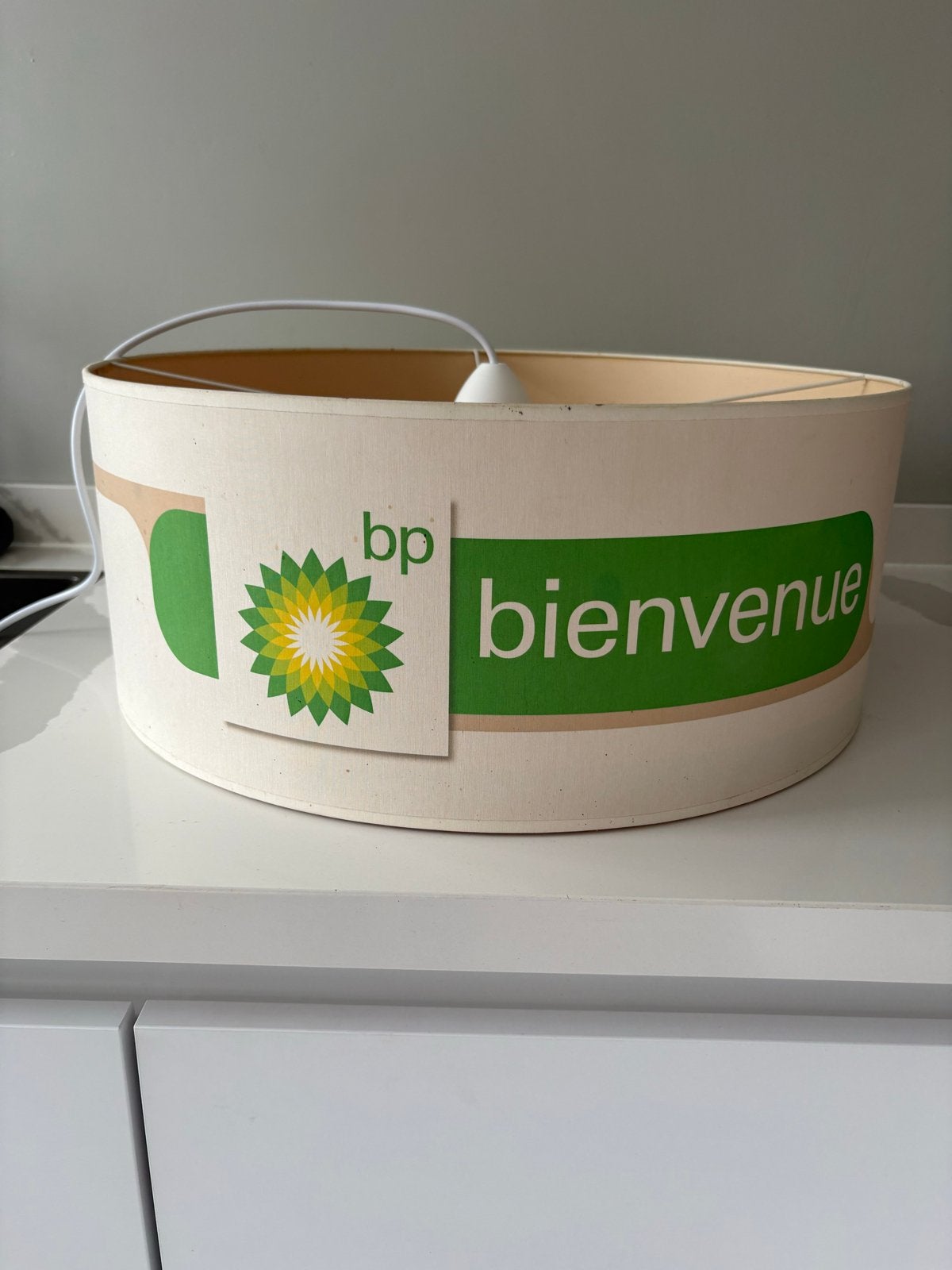 Foto 3 van Unieke BP hanglamp uit tankstation - Vintage design