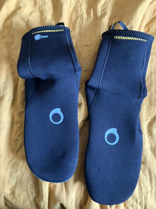 Surfschoenen 3mm nieuw ook winter zwemmen, Watersport en Boten, Windsurfen, Ophalen of Verzenden, Nieuw, Overige typen