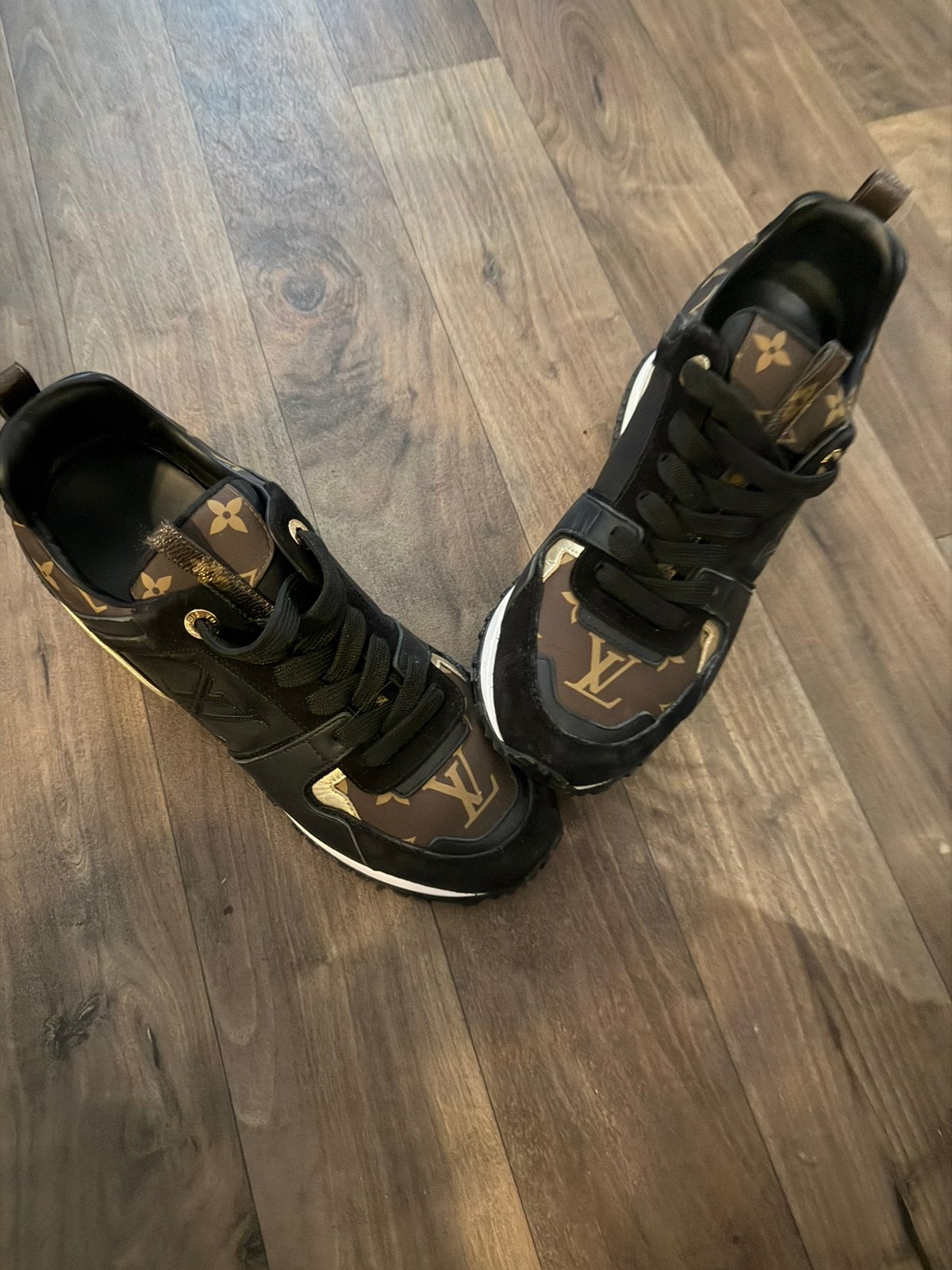 Lv sneakers dames., Ophalen of Verzenden, Zo goed als nieuw, Sneakers of Gympen