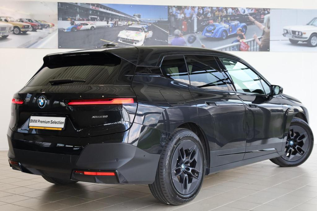 BMW iX xDrive50 | Head-Up Display | Driving Assistant Profes, Automaat, Gebruikt, 523 pk, Met garantie (alle)