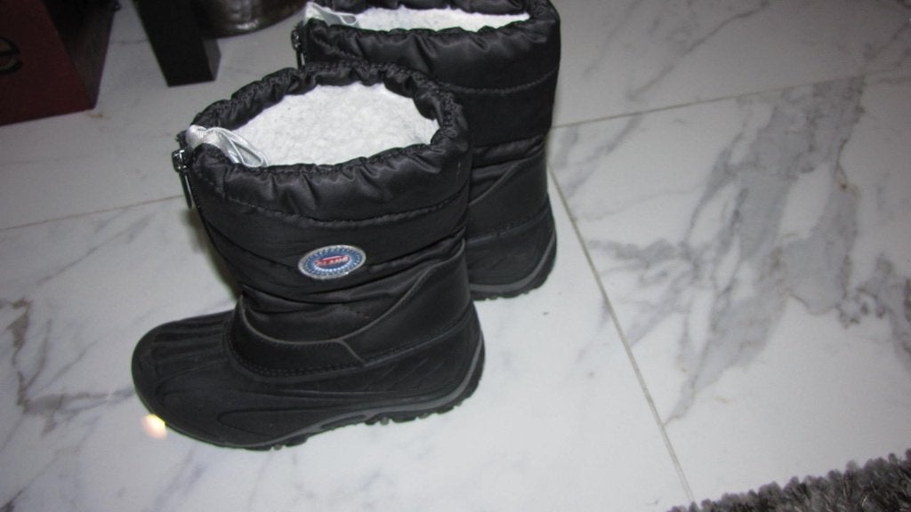30-32 OLANG snowboots, Meisje, Ophalen of Verzenden, Laarzen, Zo goed als nieuw