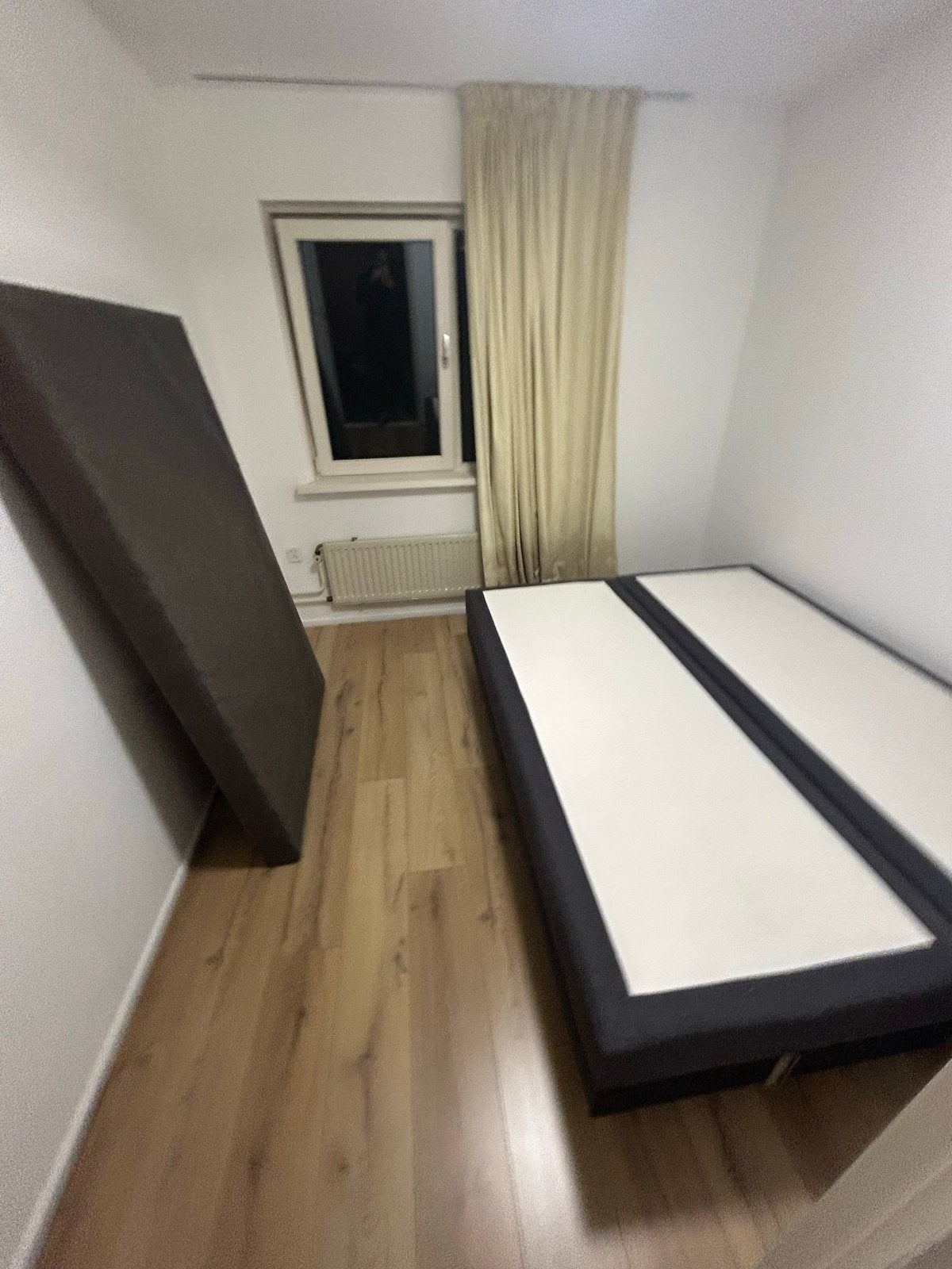 Boxspring 160x200 met matras (reiniging nodig)