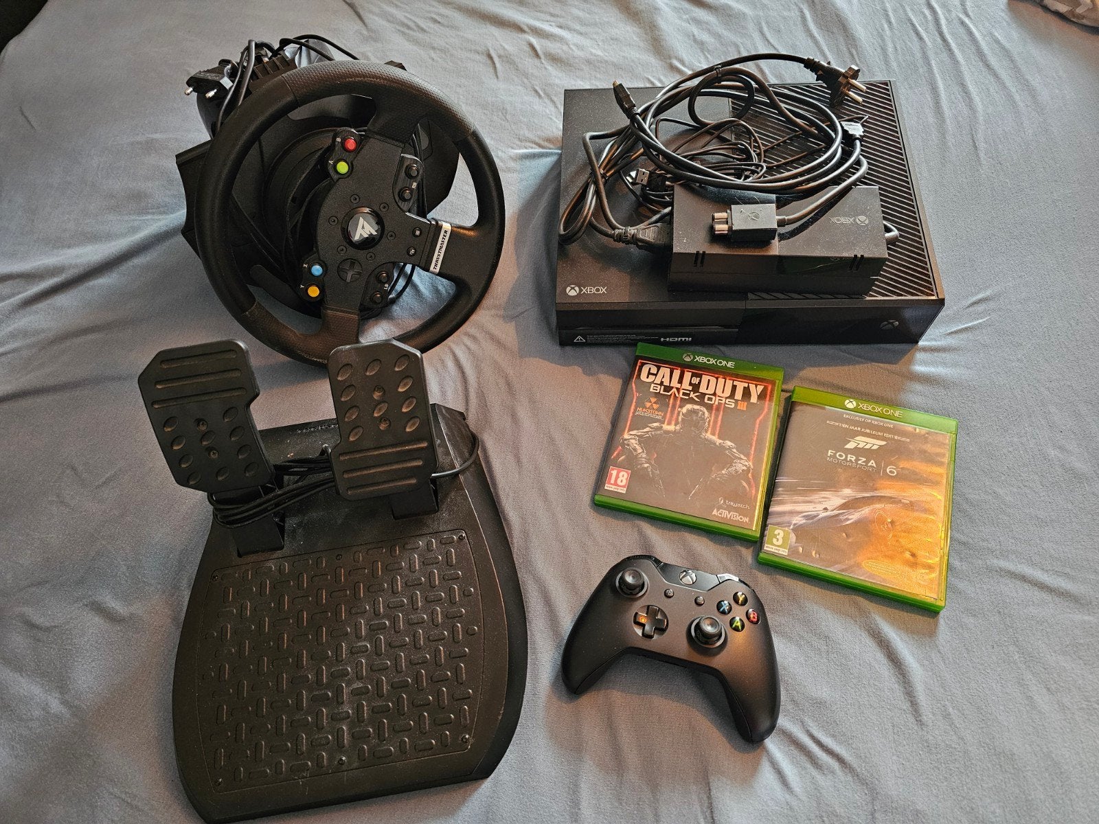 Xbox One, pedalen, 2 spellen,Thrustmaster racestuur, Ophalen, 500 GB, Met 1 controller