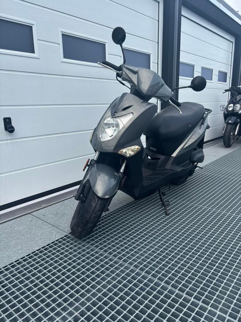 Kymco agility 50 2015, Fietsen en Brommers, Scooters | Kymco, Ophalen, Maximaal 45 km/u, Zo goed als nieuw, Agility