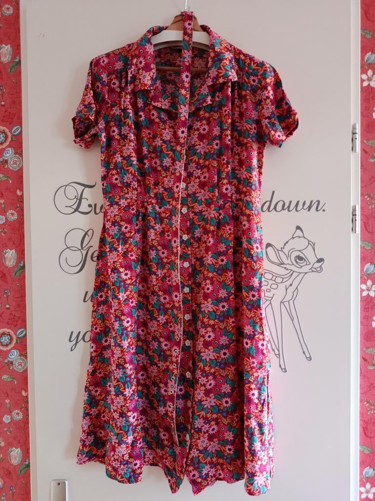 Jurk van BANNED, Kleding | Dames, Jurken, Ophalen, Zo goed als nieuw, Rood, Boven de knie
