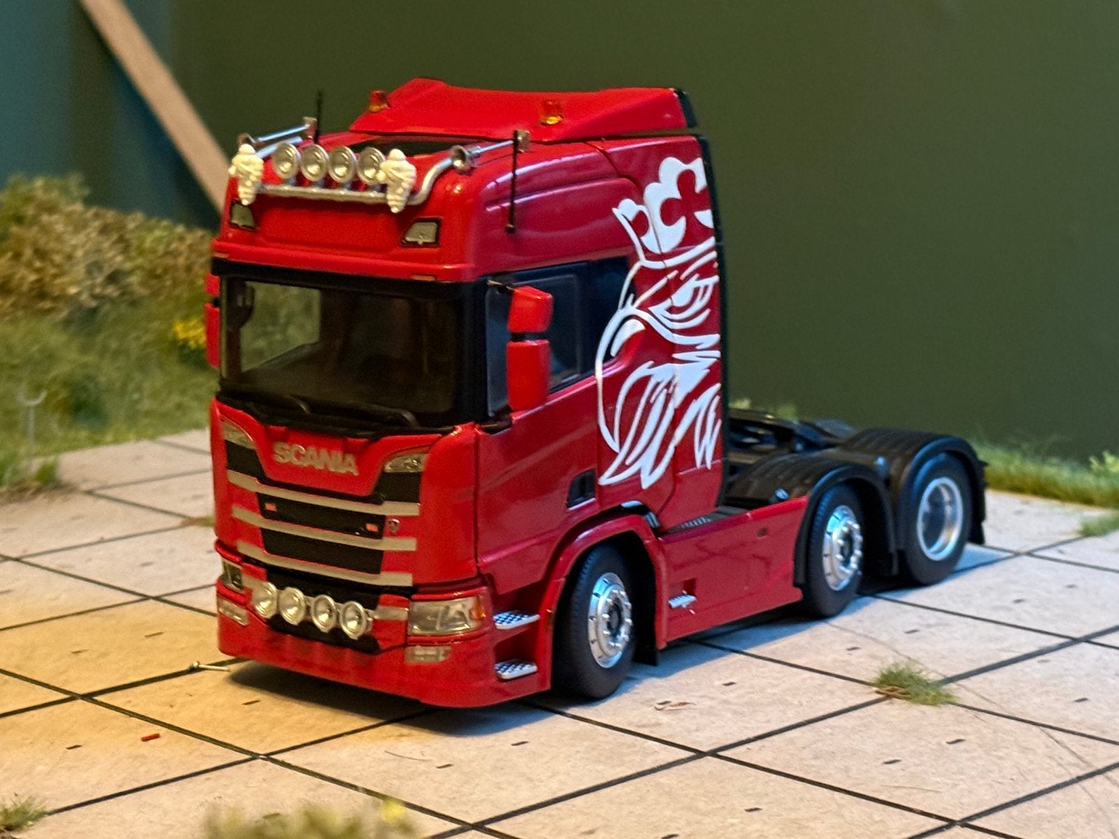 Scania r500 verbouwd 1:32, Ophalen of Verzenden, Zo goed als nieuw, Bus of Vrachtwagen, Overige merken