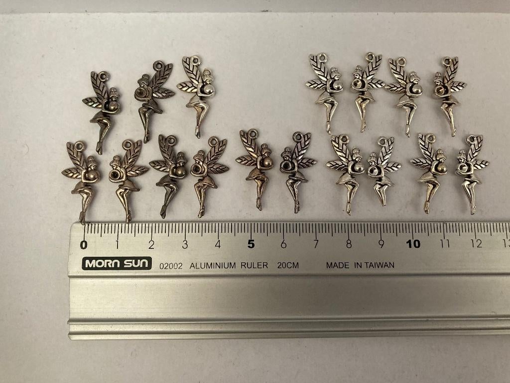 18 hangers elfje met bol, Ophalen of Verzenden, Nieuw, Zilver, Overige materialen