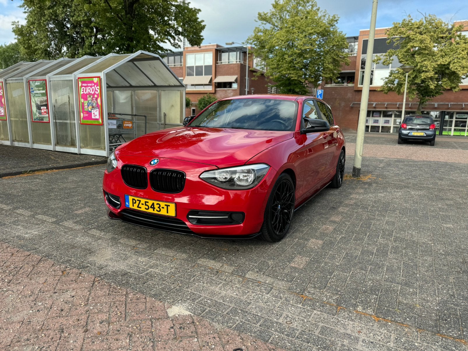 BMW 1-Serie 116I 100KW 5DR Aut8 2012 Rood, 4 cilinders, 1200 kg, 650 kg, Particulier
