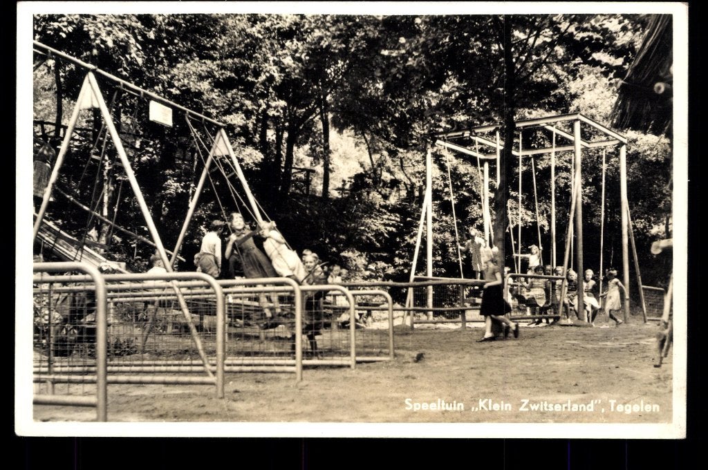 Tegelen (L.), Speeltuin Klein Zwitserland met volk, 1960, Verzamelen, Verzenden, 1960 tot 1980, Gelopen, Limburg