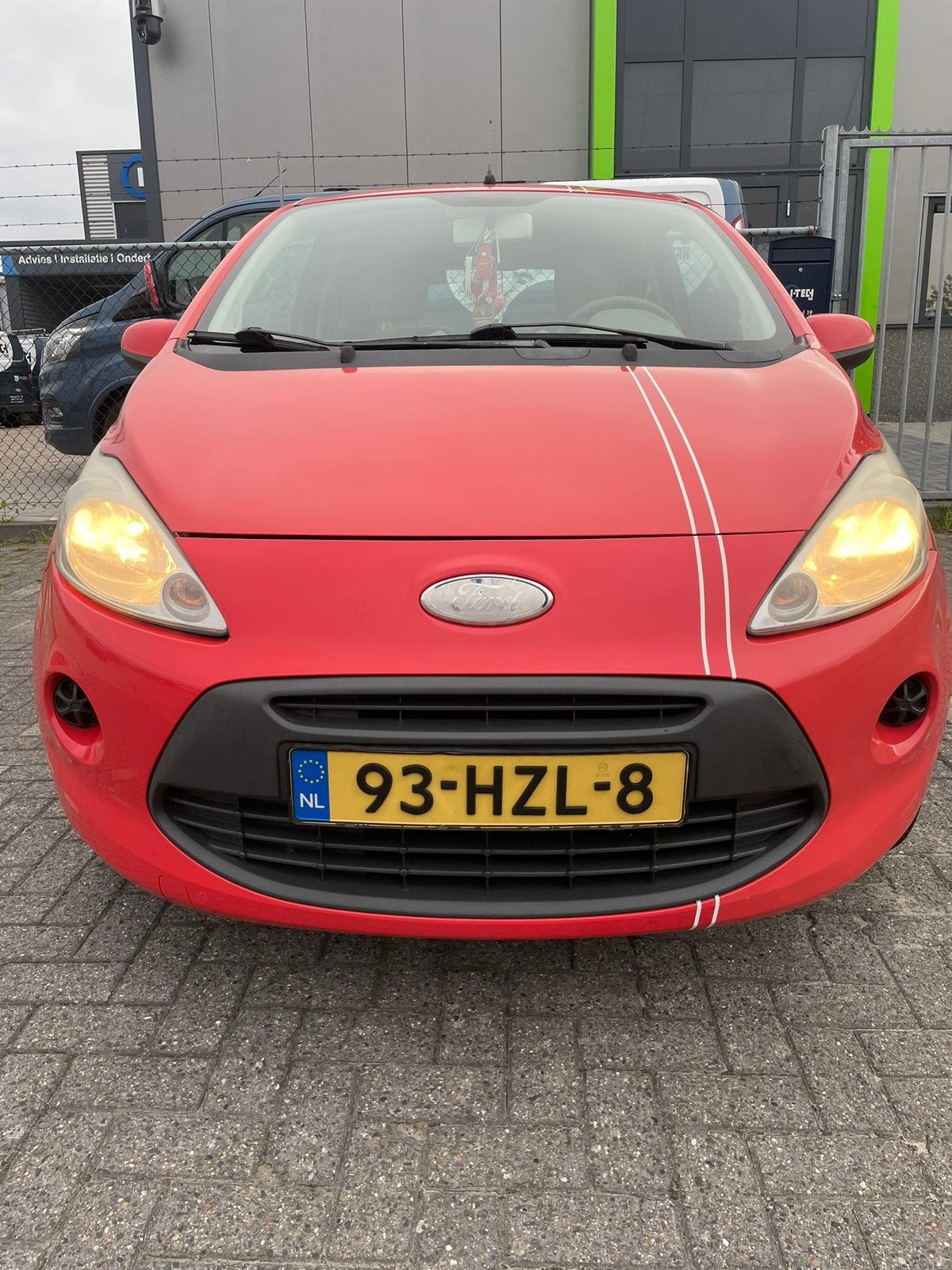 Ford Ka 1.2 51KW 2009 Rood, Voorwielaandrijving, Stof, 4 cilinders, 4 stoelen