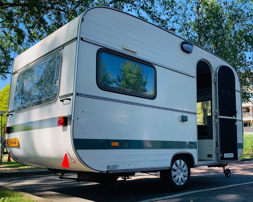 Sfeervolle Retro Caravan - Opknapper, Caravans en Kamperen, Caravans, Particulier, 500 - 750 kg, Rondzit