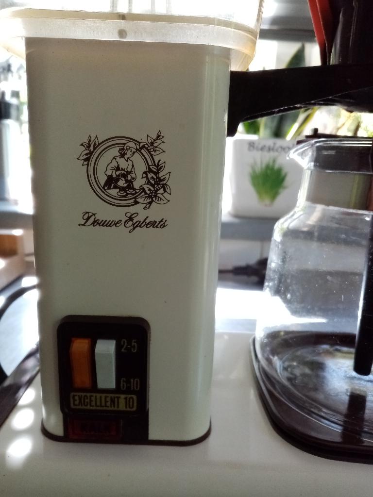 Douwe Egberts Technivorm Excellent 10 koffiezetapparaat, 4 tot 10 kopjes, Ophalen, Gebruikt, Koffiemachine