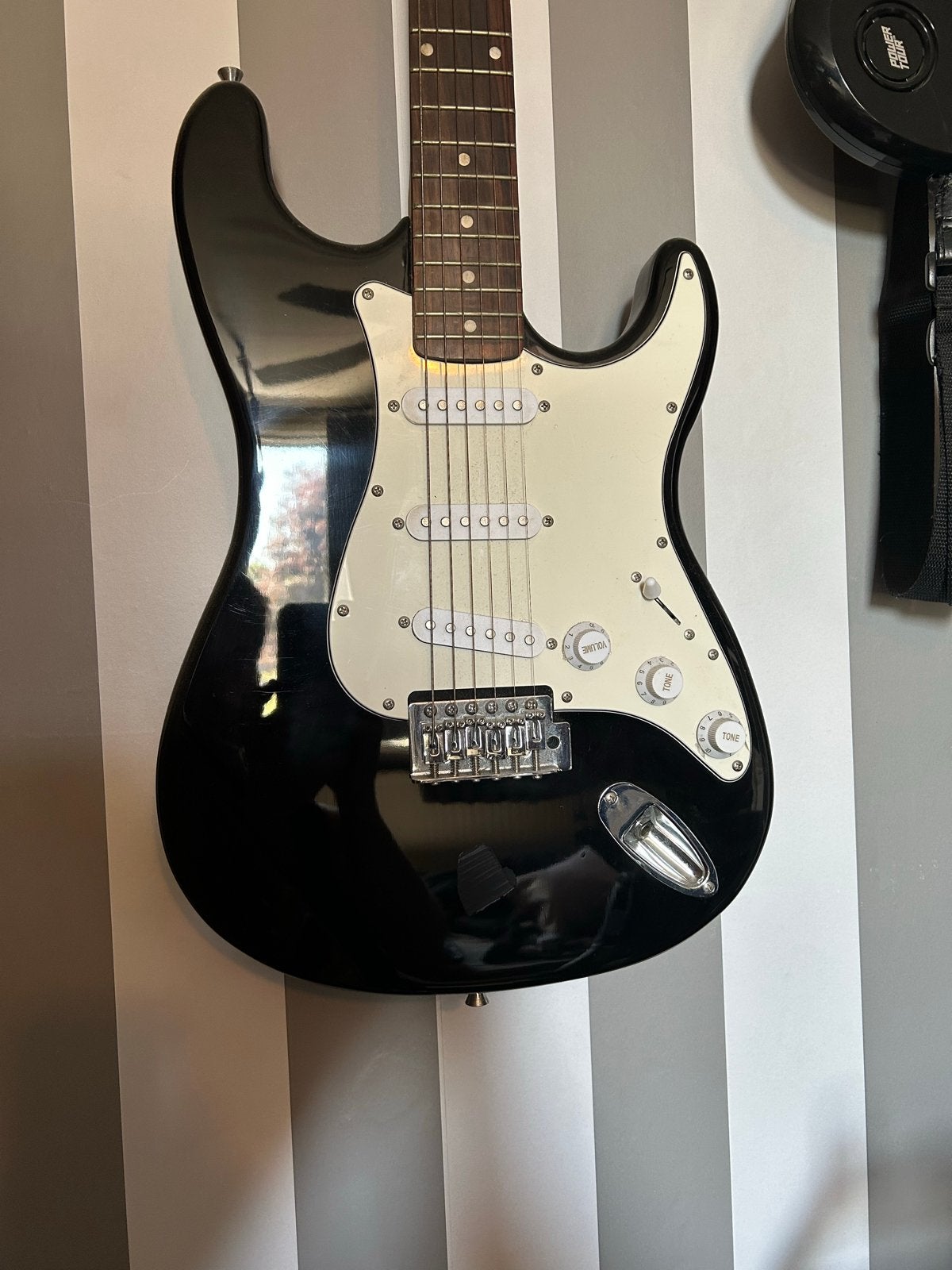 Mooie Stratocaster met hoes, Muziek en Instrumenten, Snaarinstrumenten | Gitaren | Elektrisch, Ophalen, Gebruikt, Solid body, Overige merken