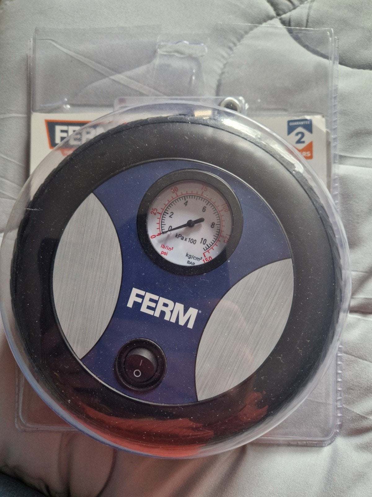 Ferm CRM1050 Minicompressor 12V met manometer, Nieuw, Ophalen of Verzenden, Minder dan 200 liter/min, Minder dan 6 bar
